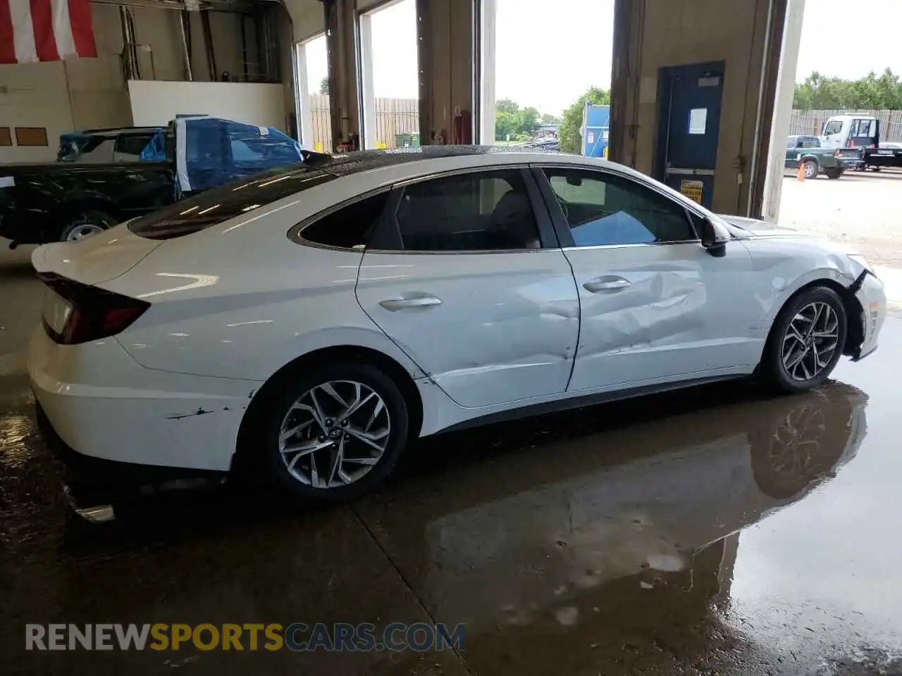 3 Photograph of a damaged car 5NPEF4JA9MH086159 HYUNDAI SONATA 2021