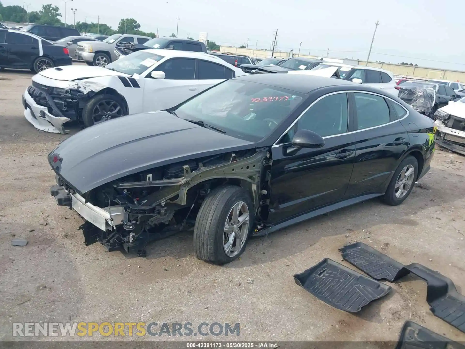 2 Photograph of a damaged car 5NPEG4JA0MH125461 HYUNDAI SONATA 2021