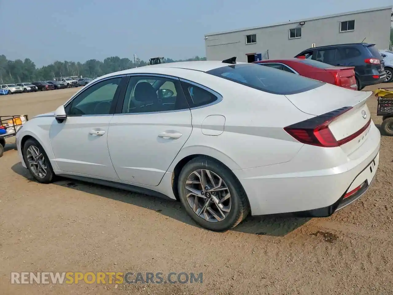 2 Photograph of a damaged car 5NPEG4JA2MH104370 HYUNDAI SONATA 2021