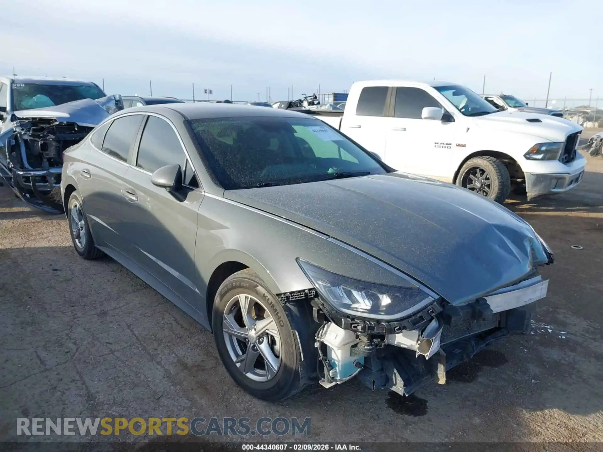 1 Photograph of a damaged car 5NPEG4JA2MH128037 HYUNDAI SONATA 2021