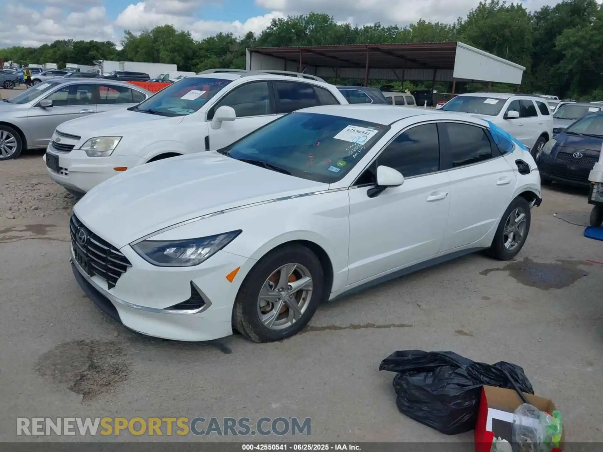 2 Photograph of a damaged car 5NPEG4JA2MH128068 HYUNDAI SONATA 2021