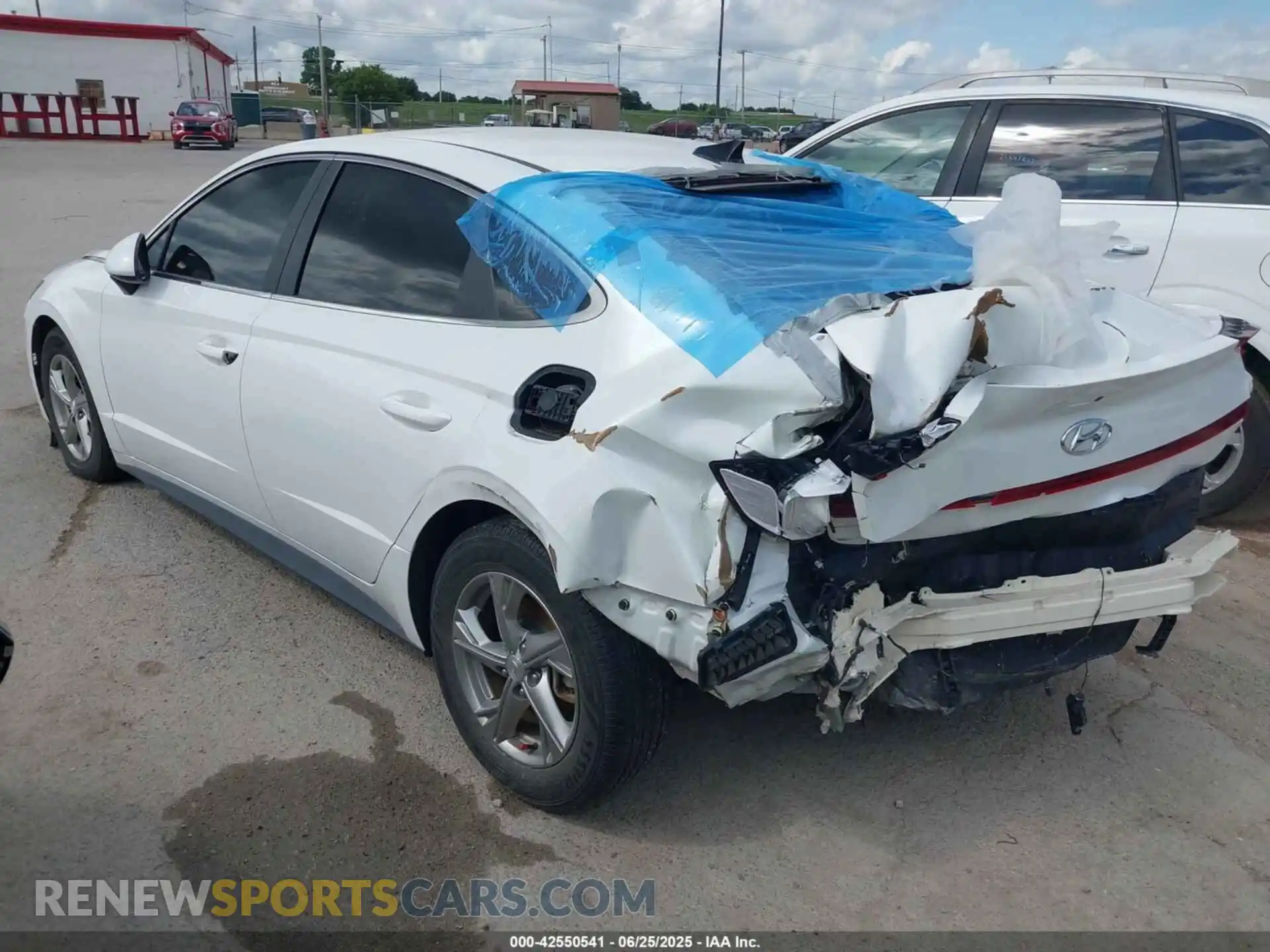 3 Photograph of a damaged car 5NPEG4JA2MH128068 HYUNDAI SONATA 2021