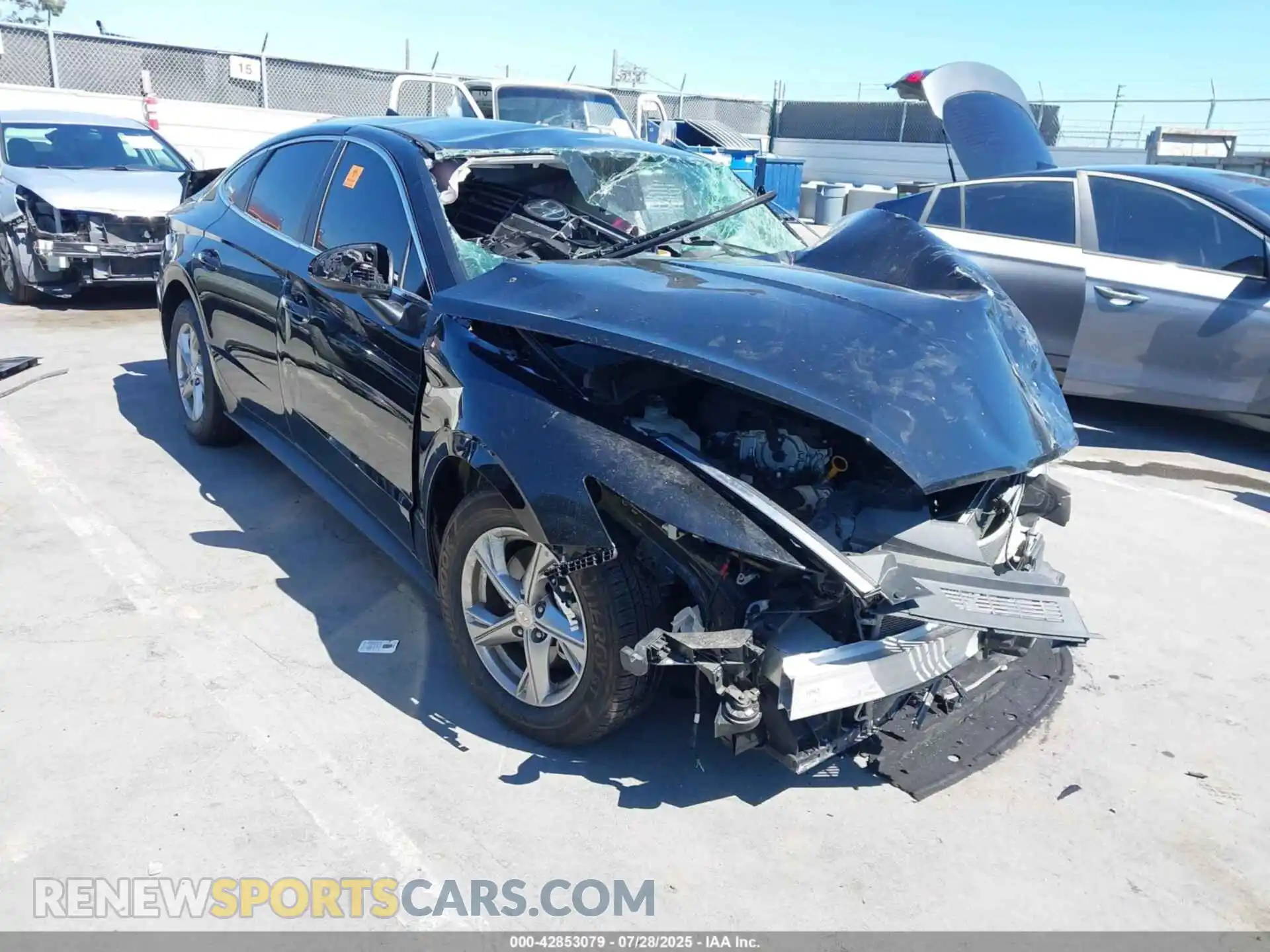 1 Photograph of a damaged car 5NPEG4JA3MH093945 HYUNDAI SONATA 2021