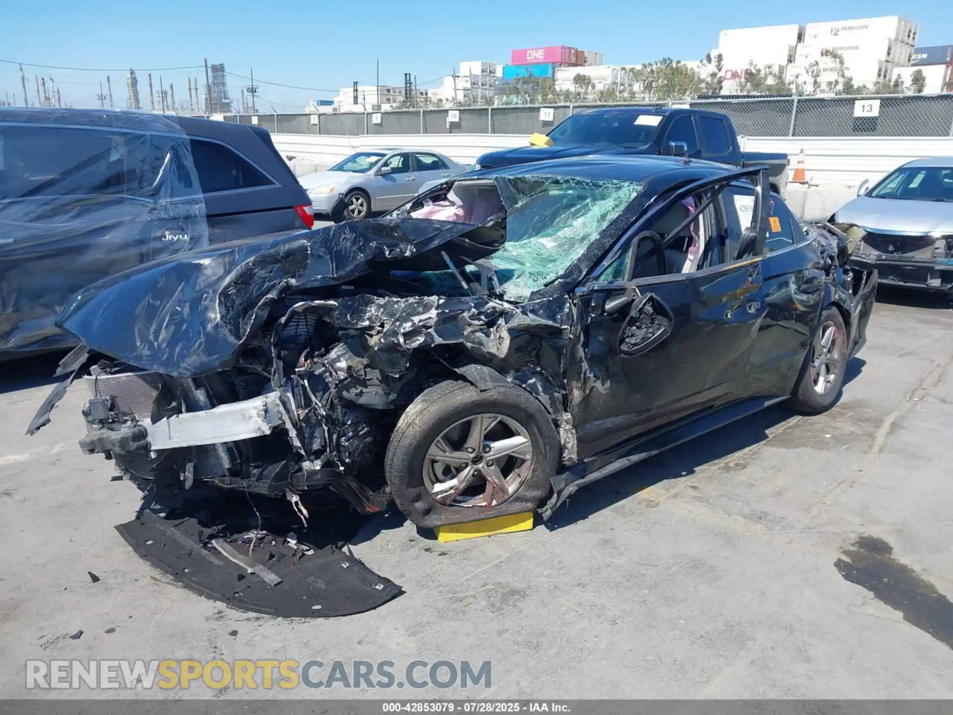 2 Photograph of a damaged car 5NPEG4JA3MH093945 HYUNDAI SONATA 2021