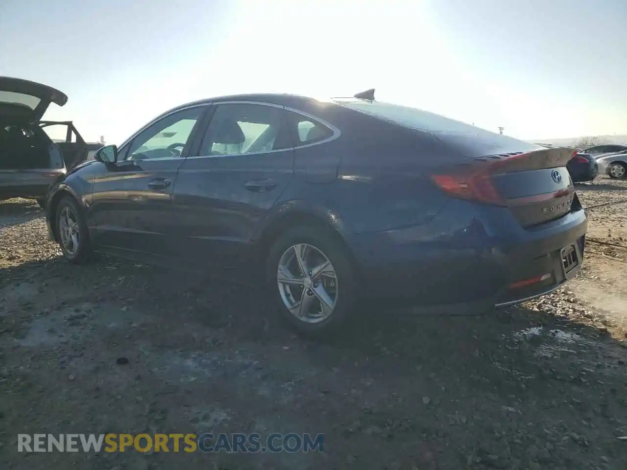 2 Photograph of a damaged car 5NPEG4JA3MH125325 HYUNDAI SONATA 2021