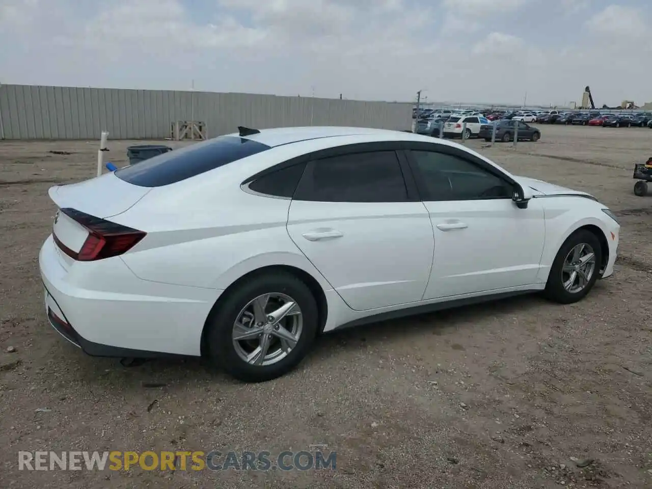 3 Photograph of a damaged car 5NPEG4JA4MH062784 HYUNDAI SONATA 2021