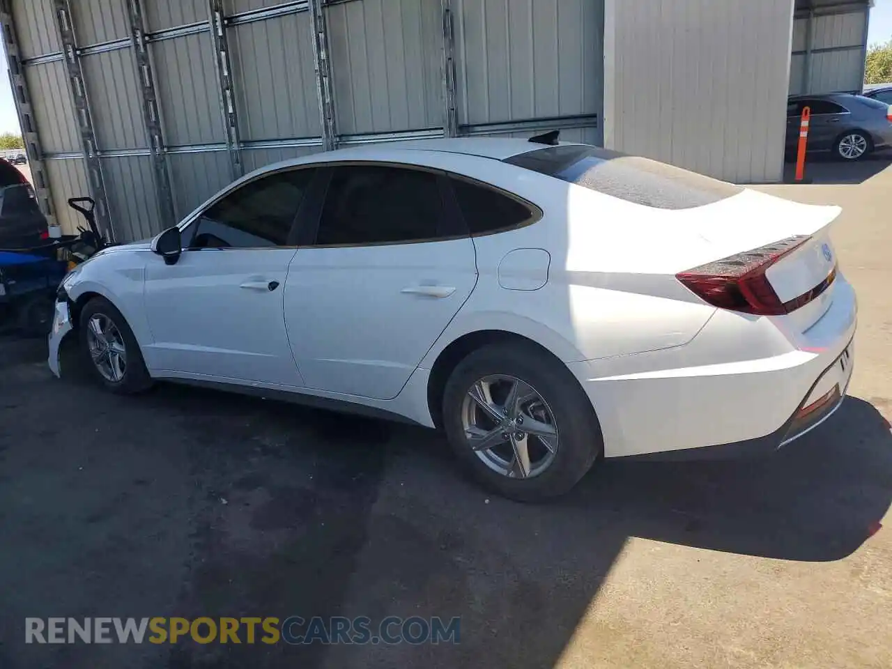 2 Photograph of a damaged car 5NPEG4JA4MH096207 HYUNDAI SONATA 2021