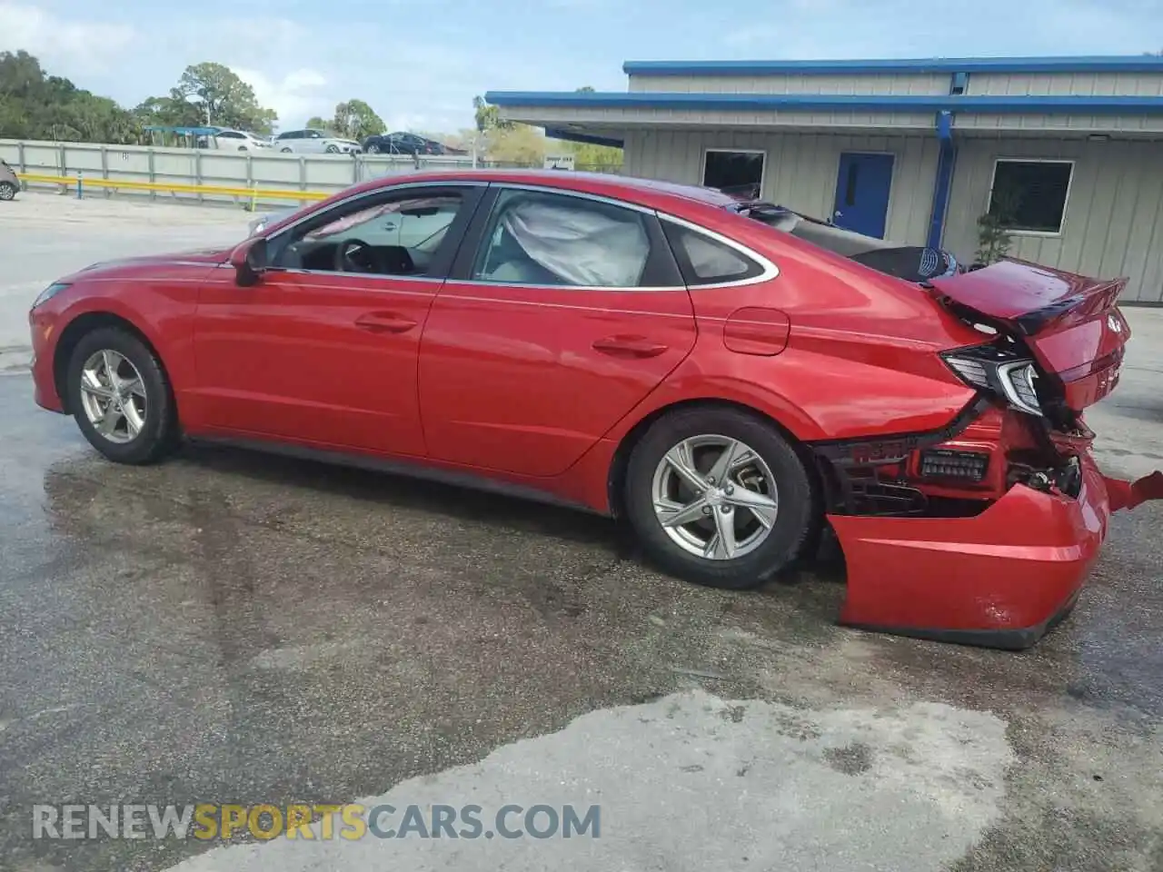 2 Photograph of a damaged car 5NPEG4JA4MH117847 HYUNDAI SONATA 2021