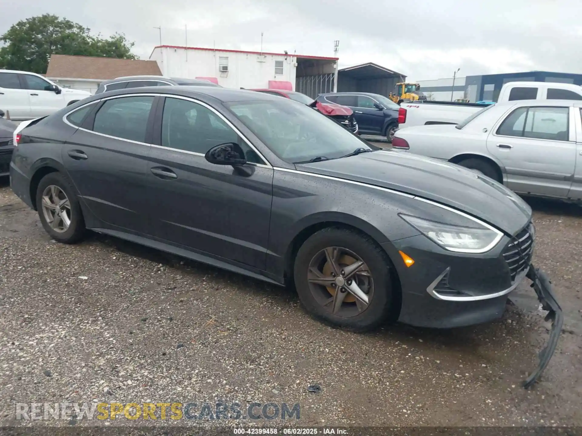 1 Photograph of a damaged car 5NPEG4JA5MH068643 HYUNDAI SONATA 2021