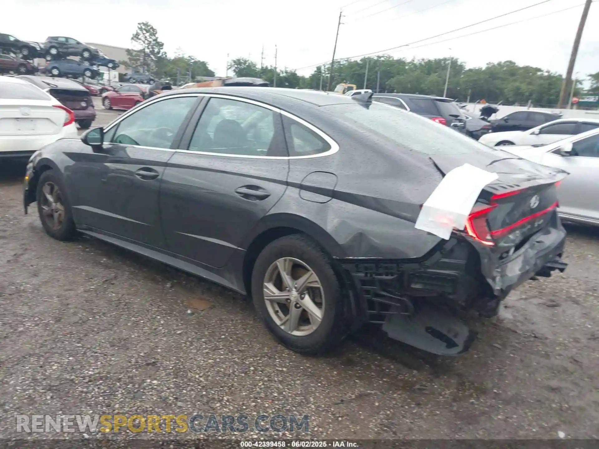 3 Photograph of a damaged car 5NPEG4JA5MH068643 HYUNDAI SONATA 2021