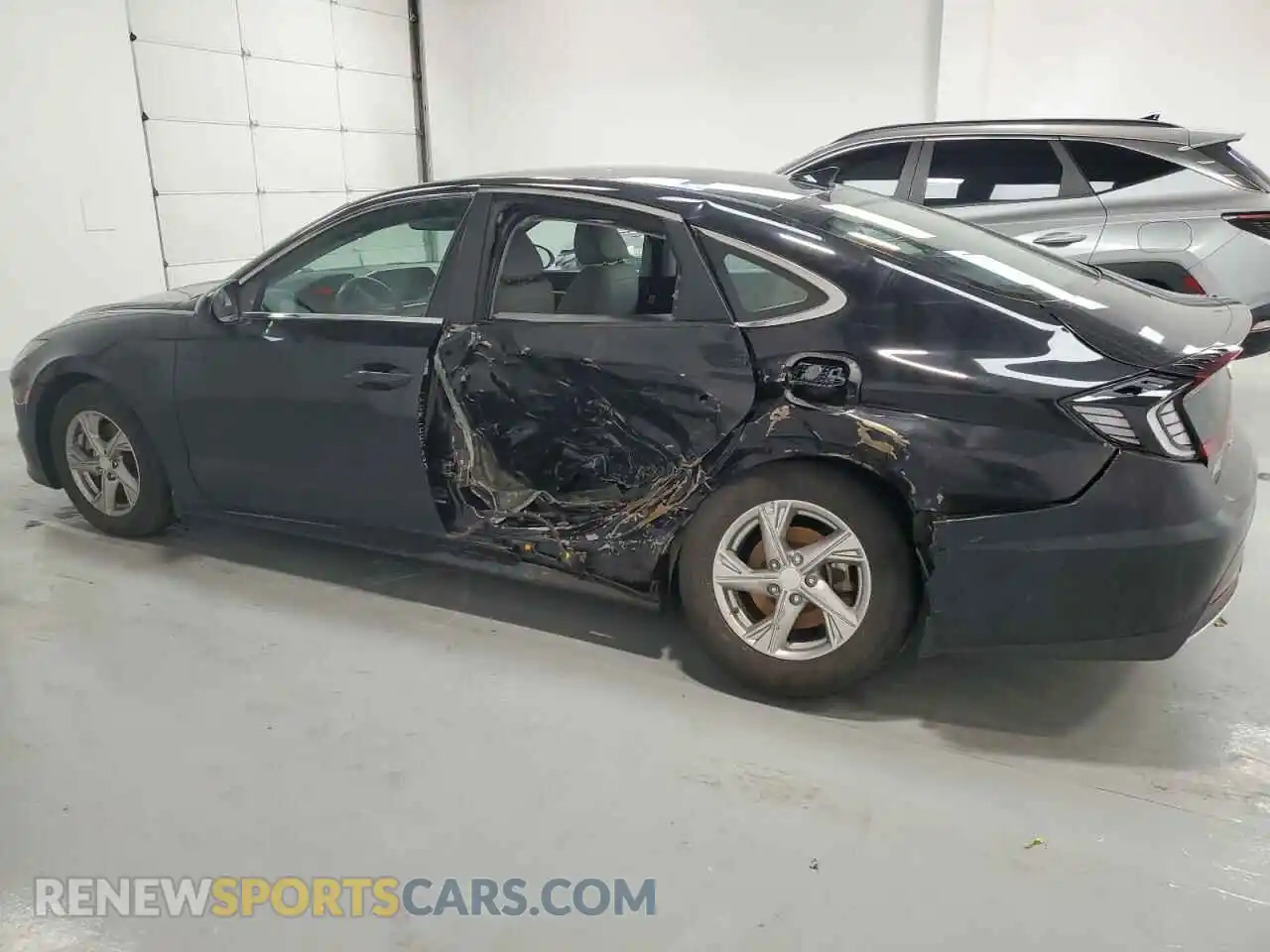 2 Photograph of a damaged car 5NPEG4JA5MH120532 HYUNDAI SONATA 2021