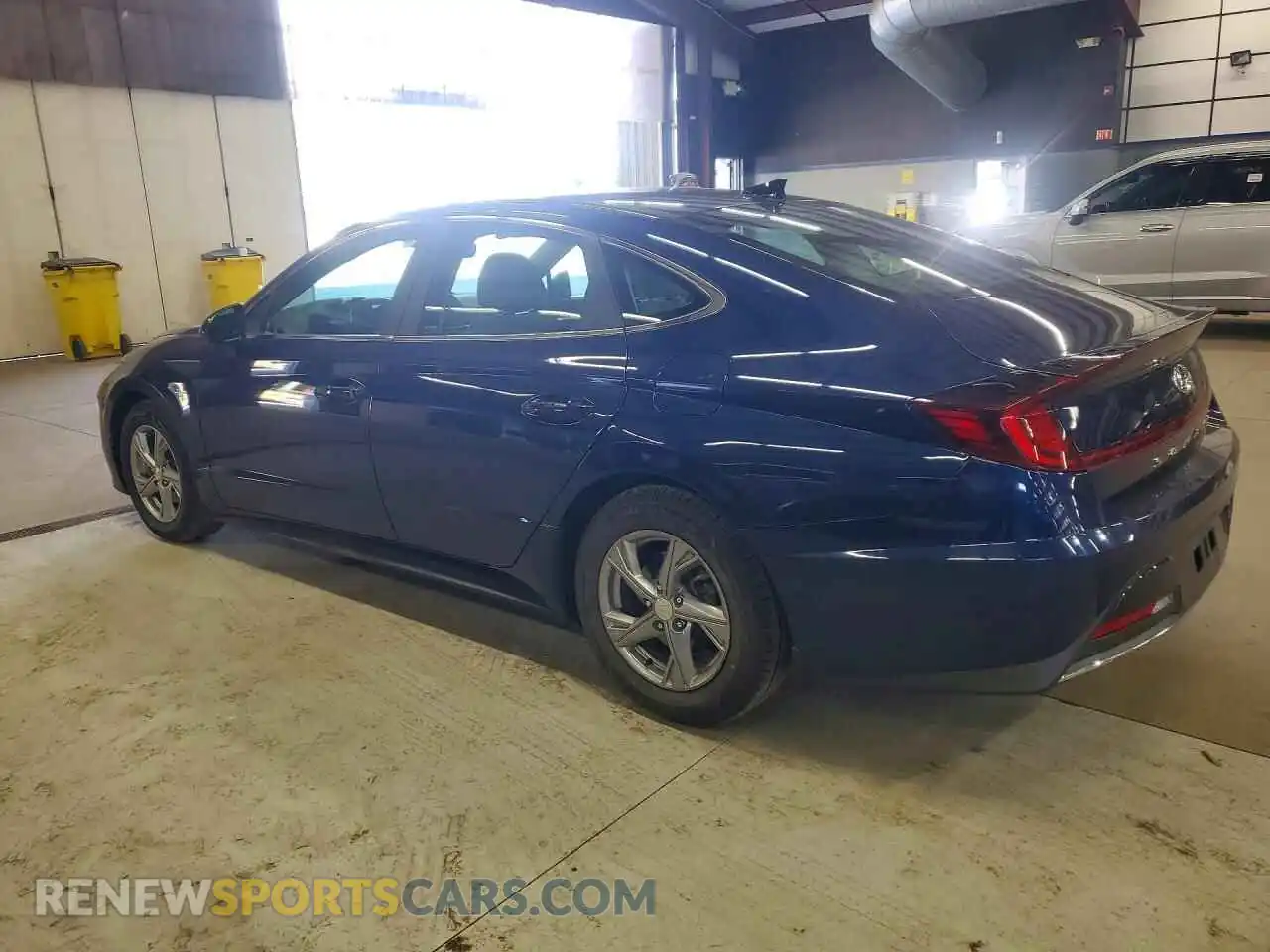 2 Photograph of a damaged car 5NPEG4JA8MH082925 HYUNDAI SONATA 2021