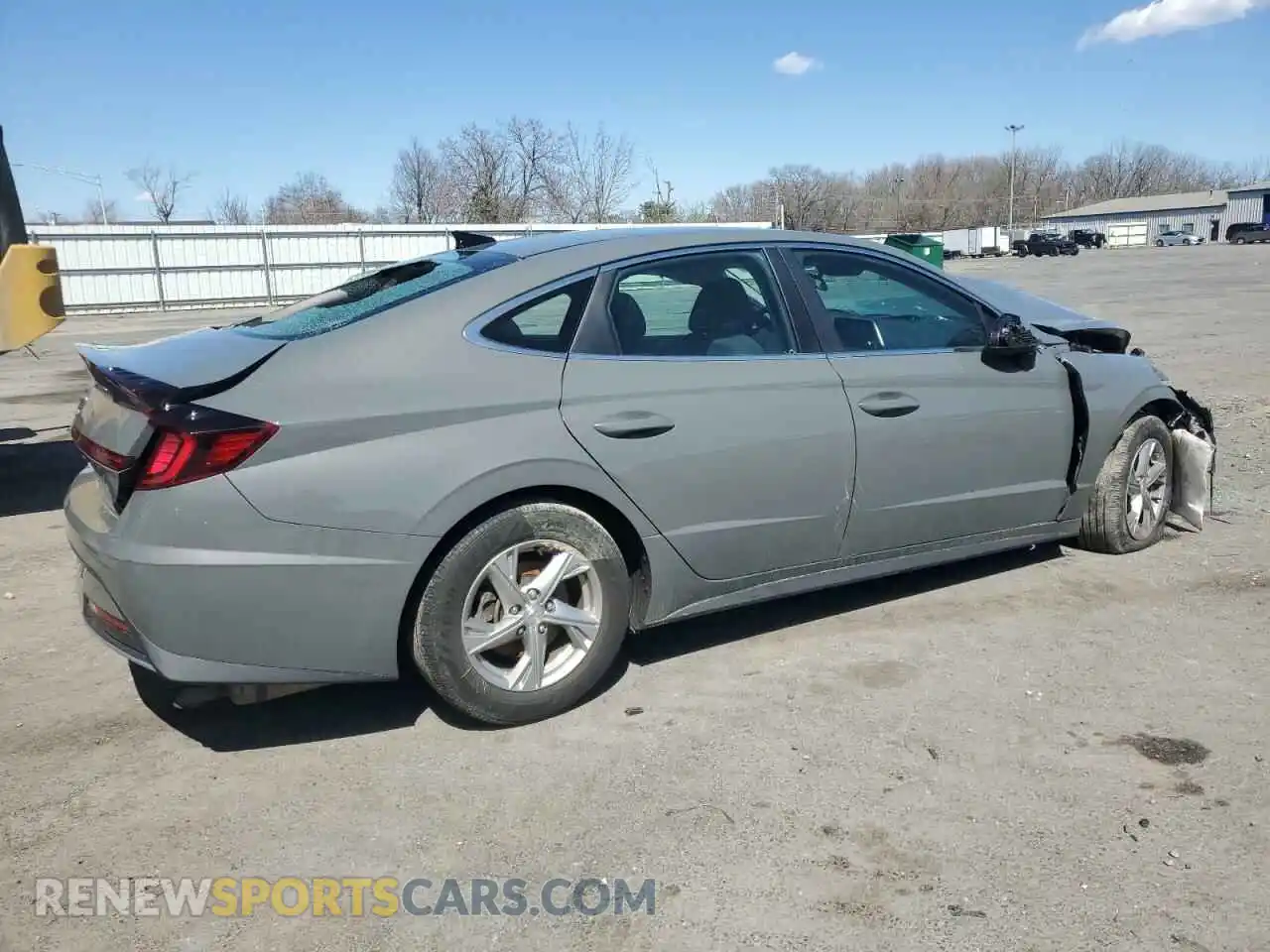 3 Photograph of a damaged car 5NPEG4JA8MH103868 HYUNDAI SONATA 2021
