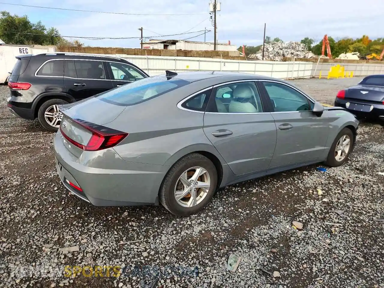 3 Photograph of a damaged car 5NPEG4JA9MH082884 HYUNDAI SONATA 2021