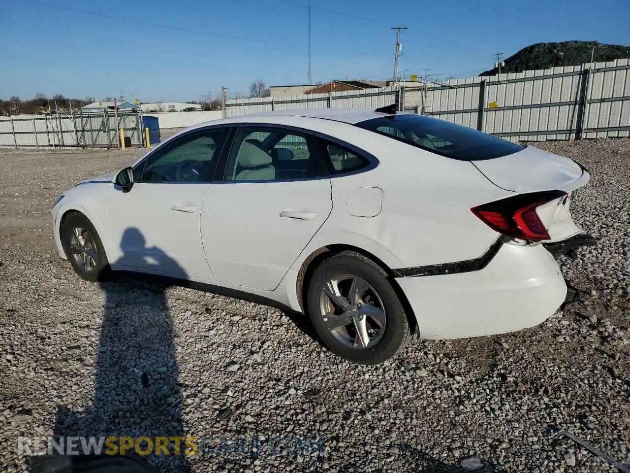 2 Photograph of a damaged car 5NPEG4JAXMH093313 HYUNDAI SONATA 2021