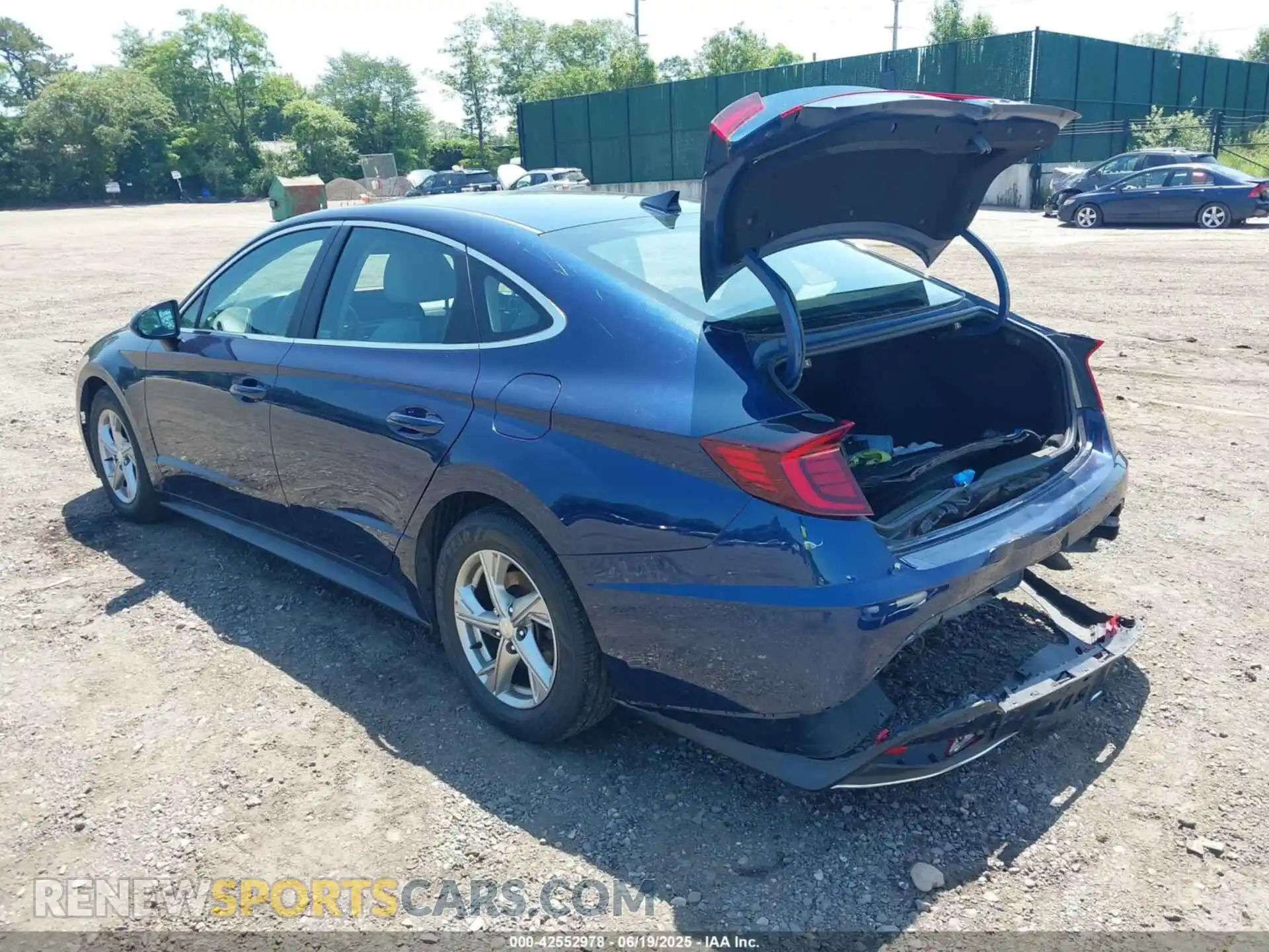 3 Photograph of a damaged car 5NPEG4JAXMH114743 HYUNDAI SONATA 2021