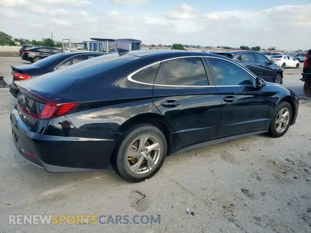 3 Photograph of a damaged car 5NPEG4JAXMH130182 HYUNDAI SONATA 2021