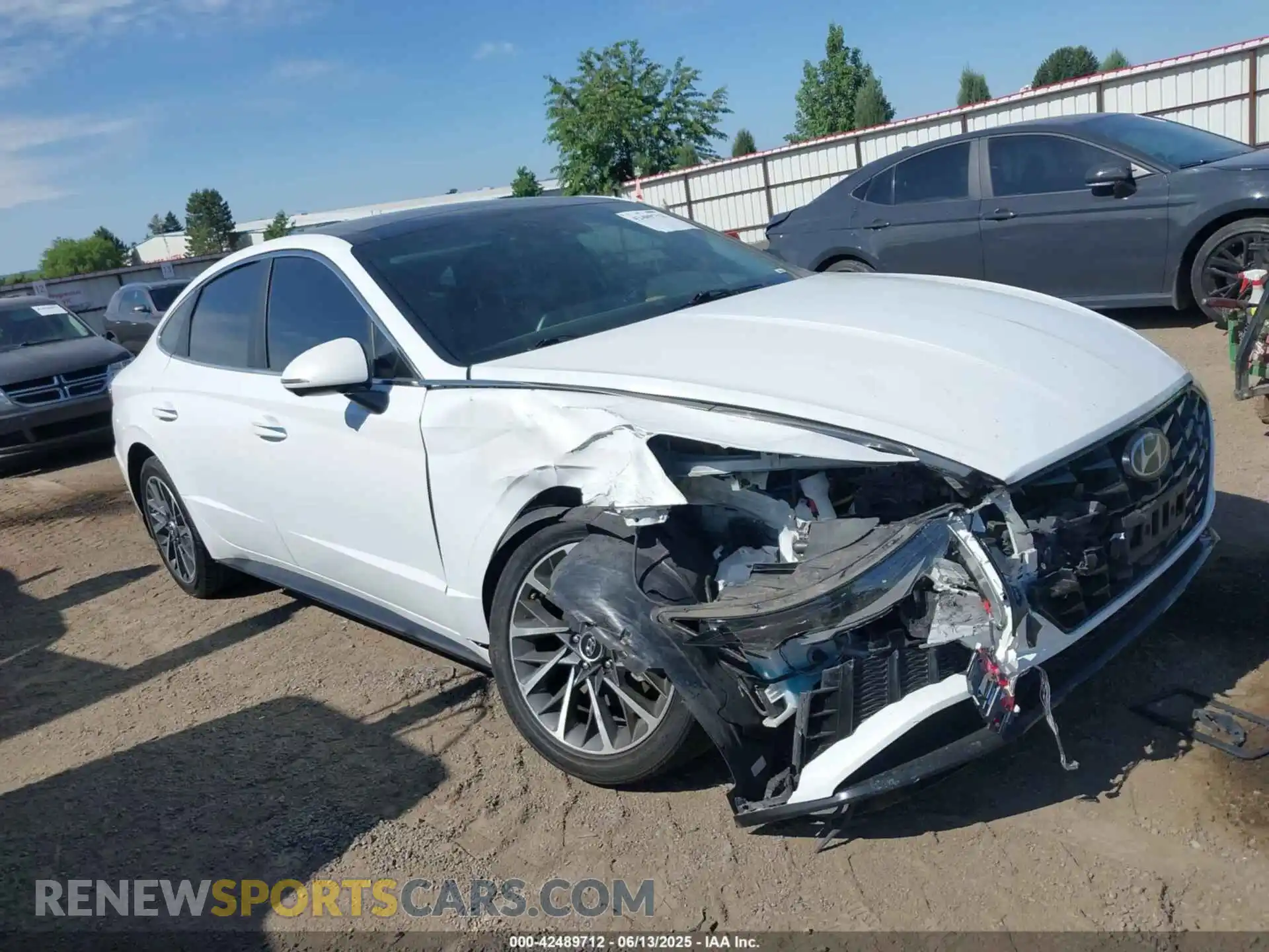1 Photograph of a damaged car 5NPEH4J24MH111973 HYUNDAI SONATA 2021