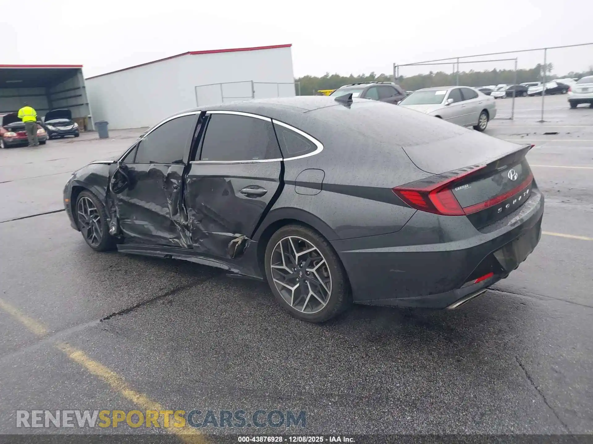 3 Photograph of a damaged car 5NPEK4JC4MH105813 HYUNDAI SONATA 2021