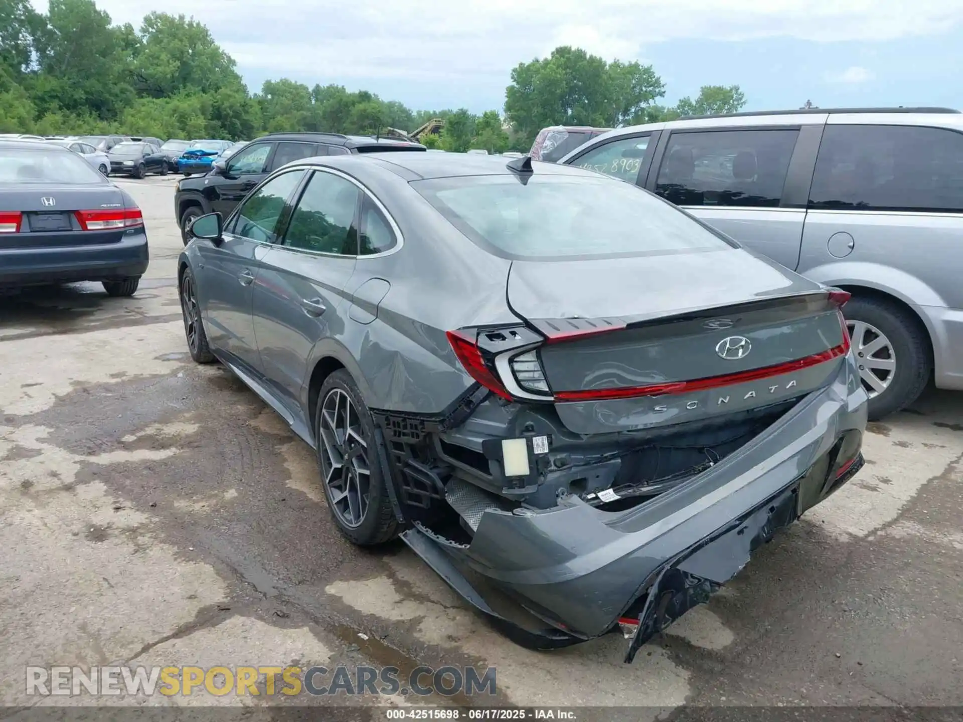3 Photograph of a damaged car 5NPEK4JC4MH128041 HYUNDAI SONATA 2021