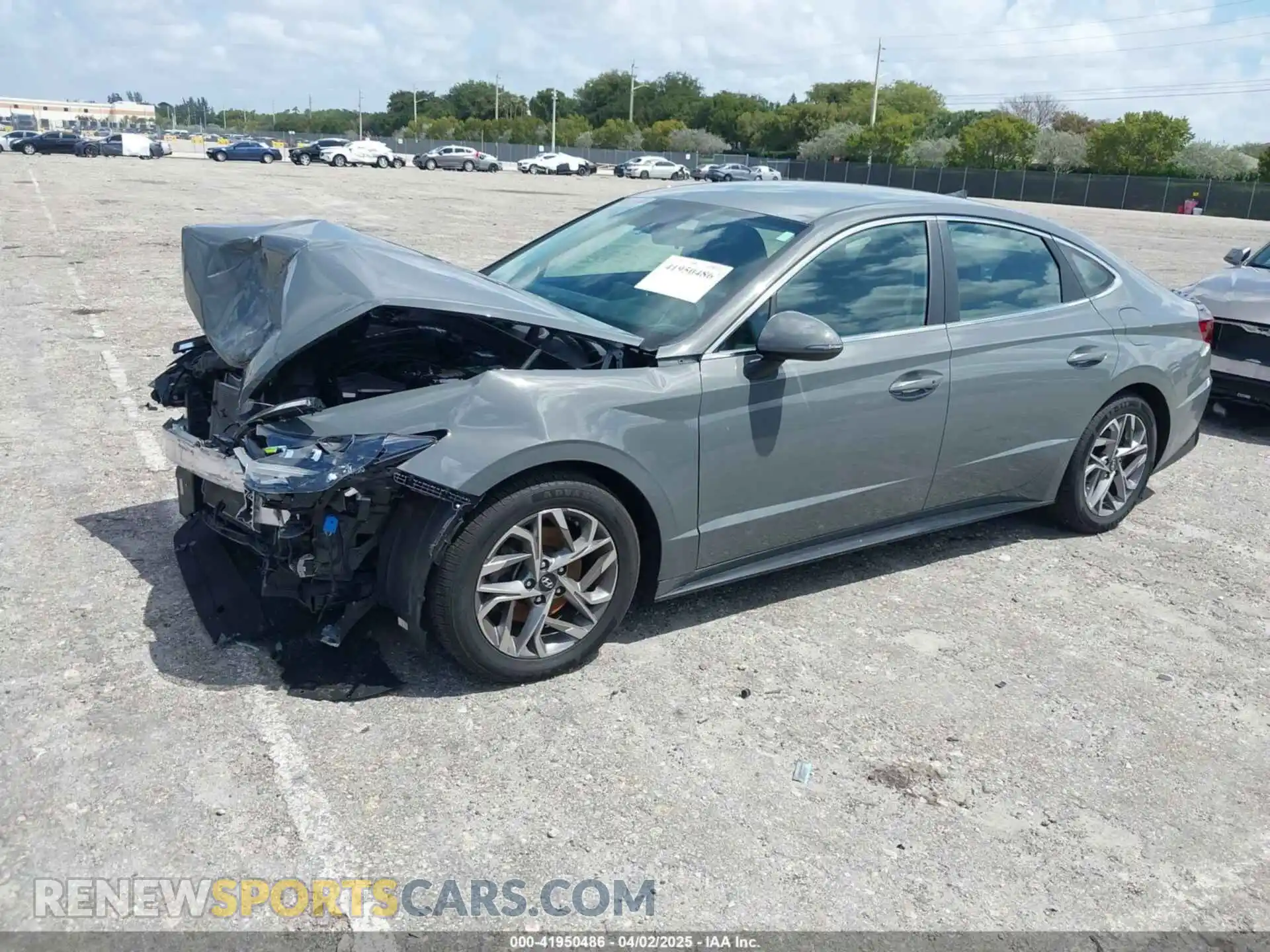 2 Photograph of a damaged car 5NPEL4JA1MH095723 HYUNDAI SONATA 2021