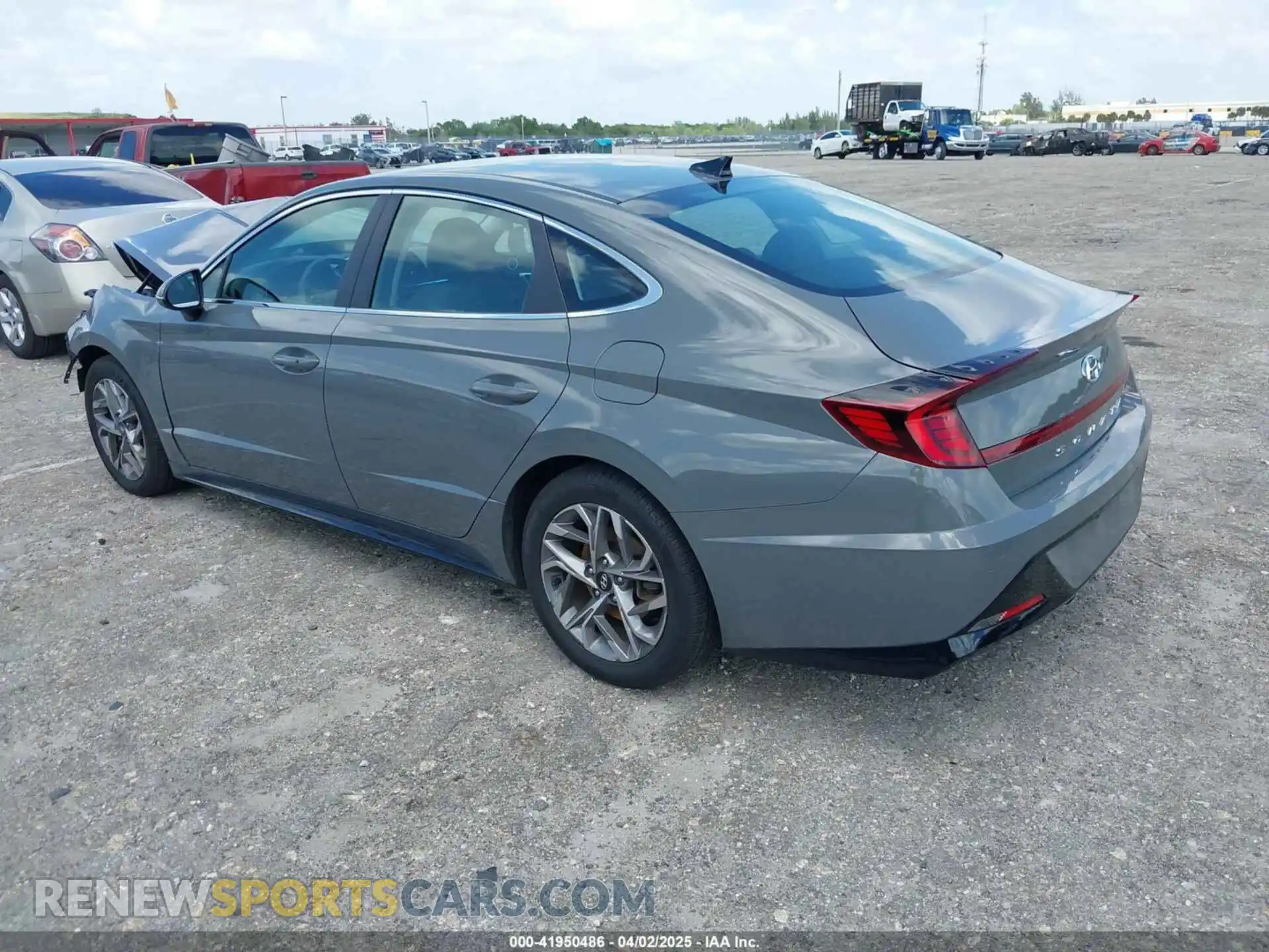 3 Photograph of a damaged car 5NPEL4JA1MH095723 HYUNDAI SONATA 2021