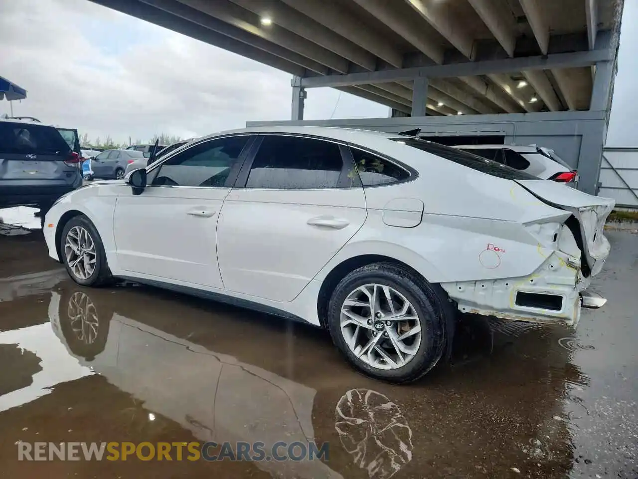 2 Photograph of a damaged car 5NPEL4JA8MH082354 HYUNDAI SONATA 2021