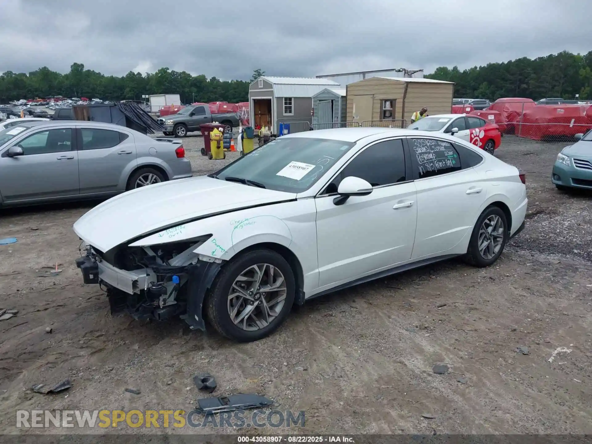 2 Photograph of a damaged car 5NPEL4JA8MH090616 HYUNDAI SONATA 2021