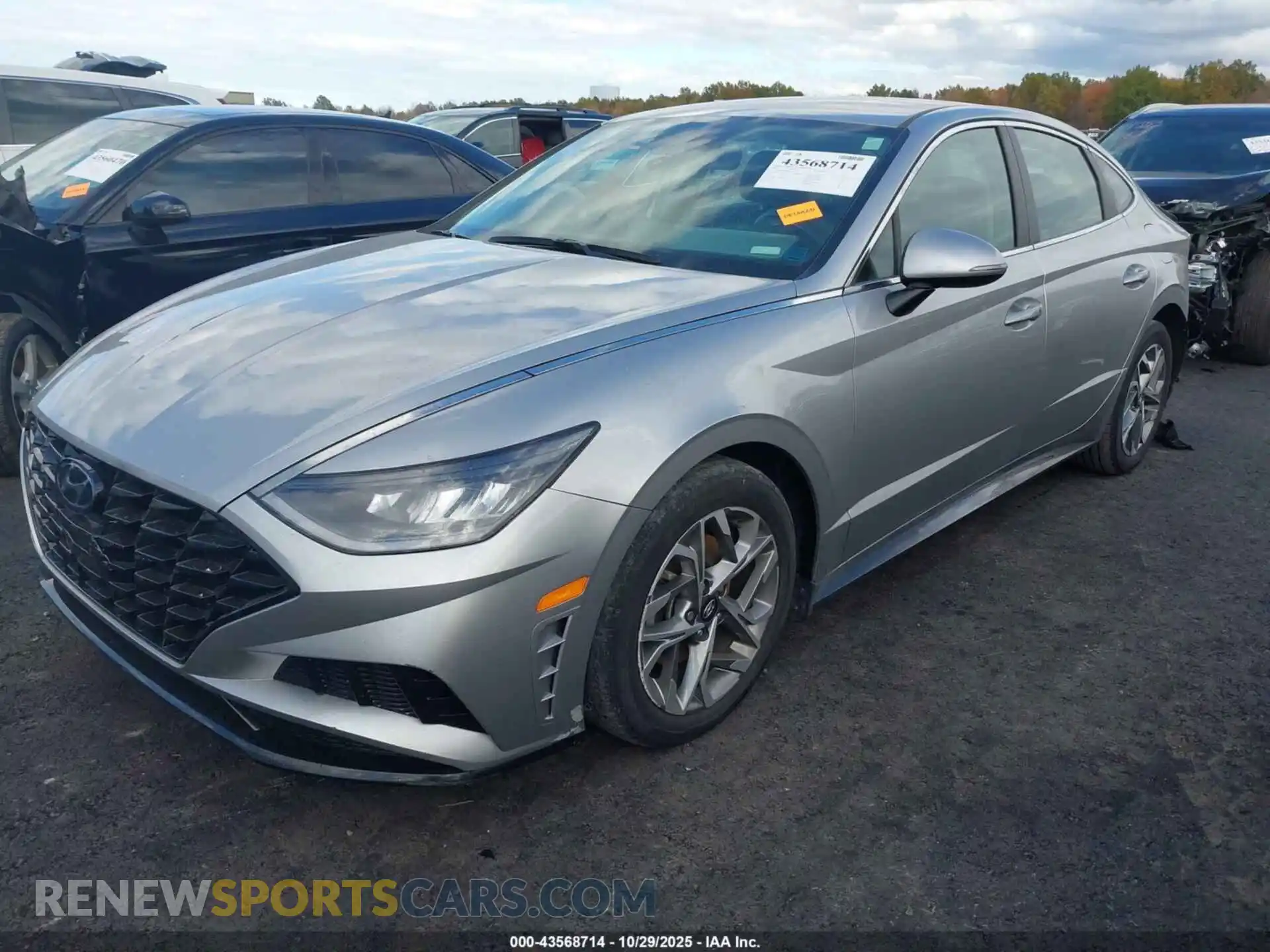 2 Photograph of a damaged car 5NPEL4JA8MH102375 HYUNDAI SONATA 2021