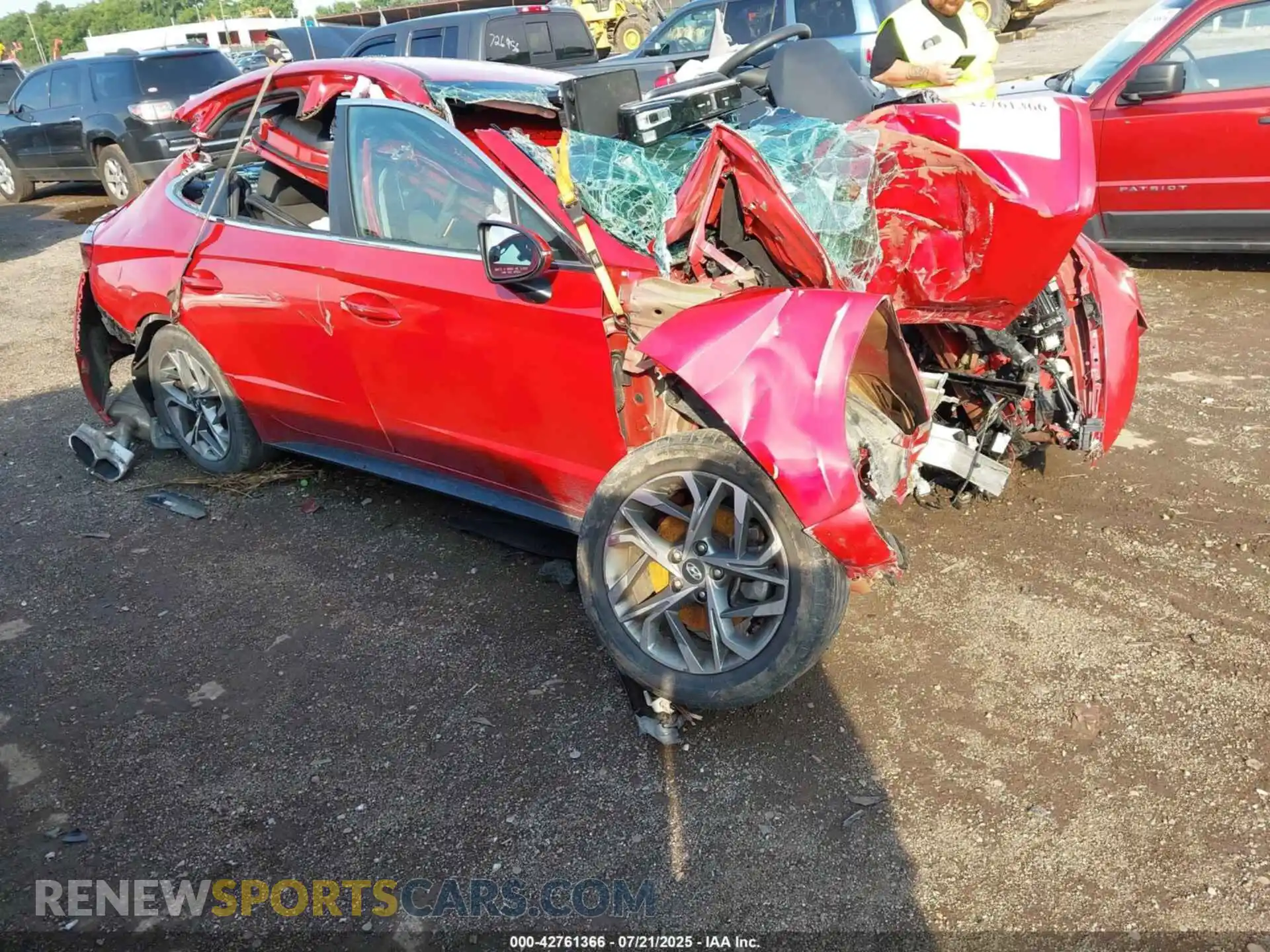 1 Photograph of a damaged car 5NPEL4JA9MH071072 HYUNDAI SONATA 2021