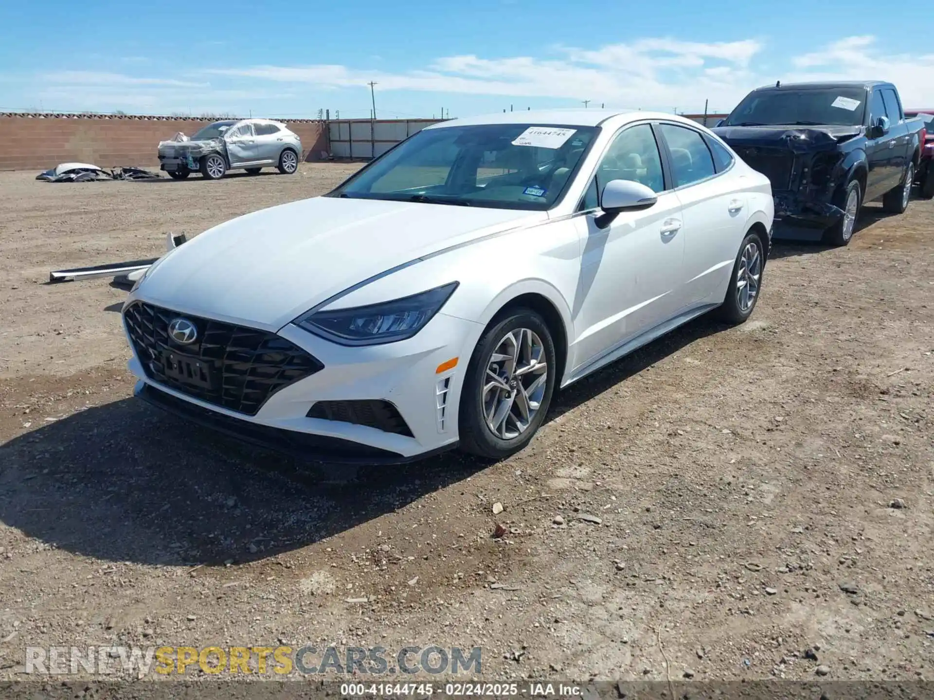 2 Photograph of a damaged car KMHL64JAXMA161106 HYUNDAI SONATA 2021