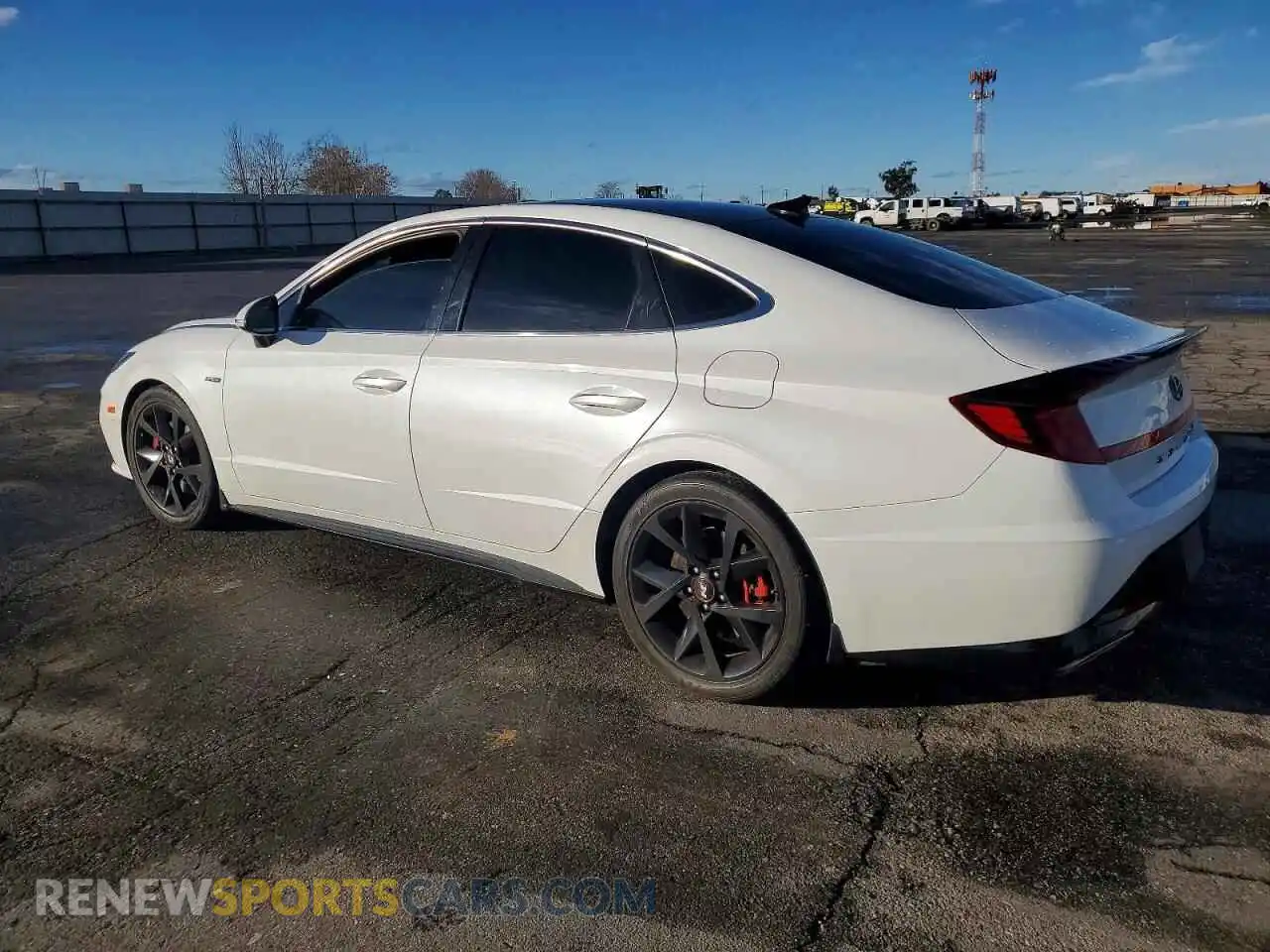2 Photograph of a damaged car 5NPEK4JC4NH141017 HYUNDAI SONATA 2022