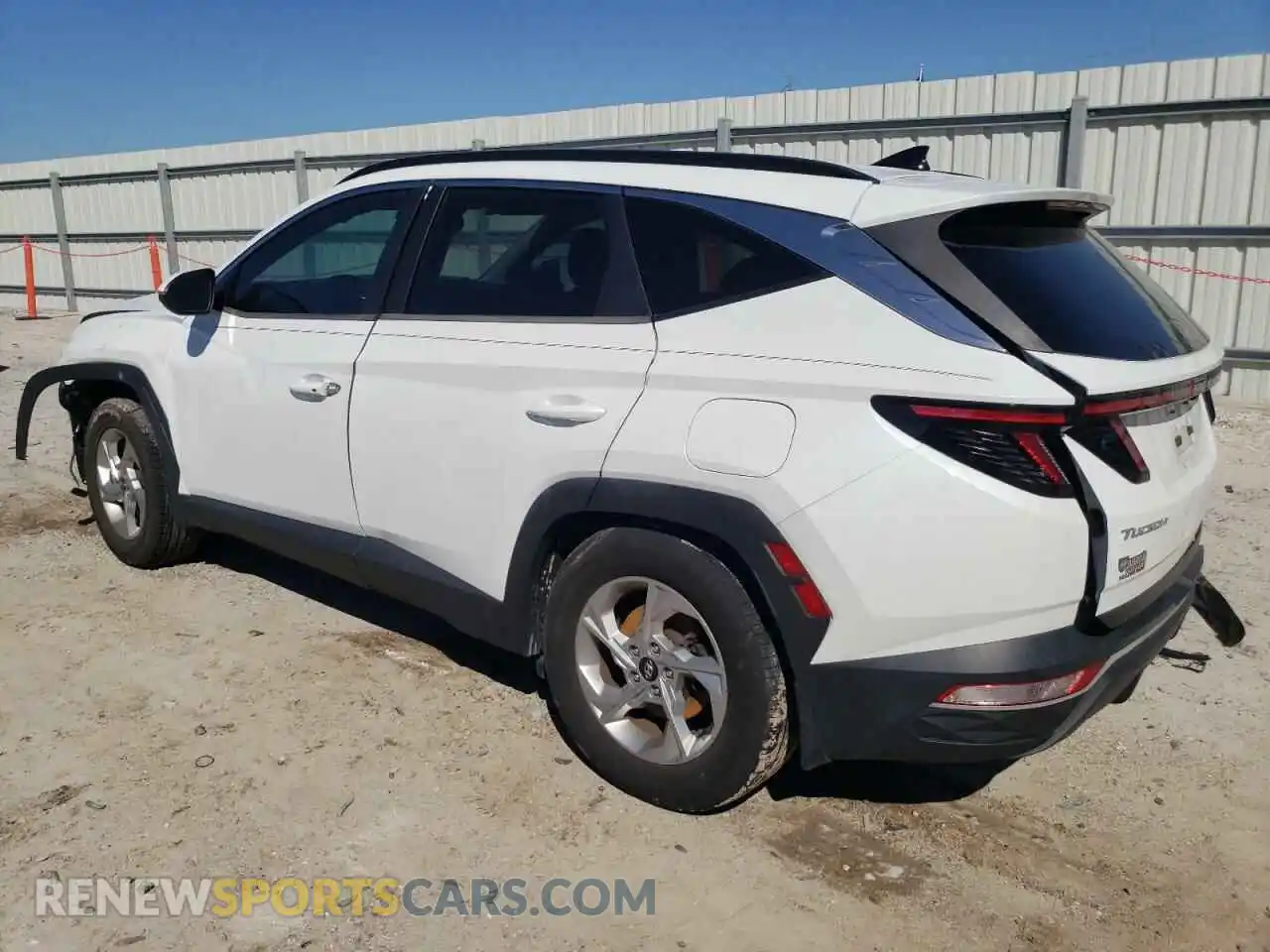 2 Photograph of a damaged car 5NMJB3AE0NH057557 HYUNDAI TUCSON 2022
