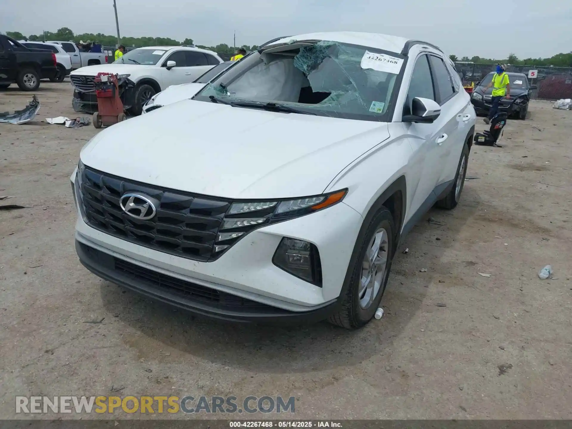2 Photograph of a damaged car 5NMJB3AE3NH161198 HYUNDAI TUCSON 2022