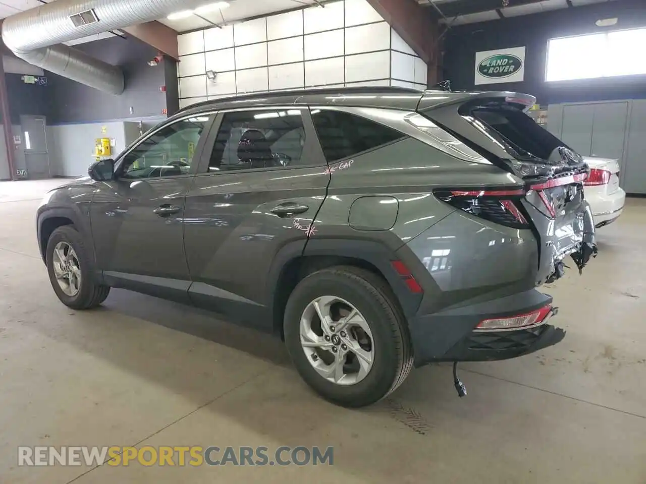 2 Photograph of a damaged car 5NMJBCAE0NH040094 HYUNDAI TUCSON 2022