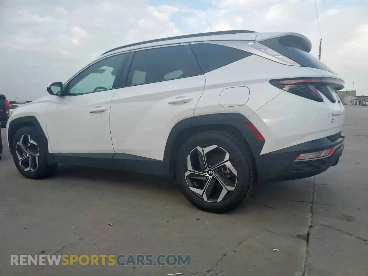 2 Photograph of a damaged car 5NMJF3AE8NH092139 HYUNDAI TUCSON 2022