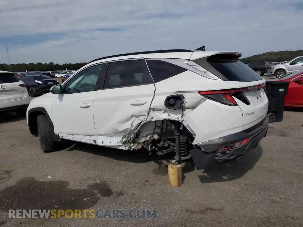 2 Photograph of a damaged car 5NMJFCAE4NH057565 HYUNDAI TUCSON 2022