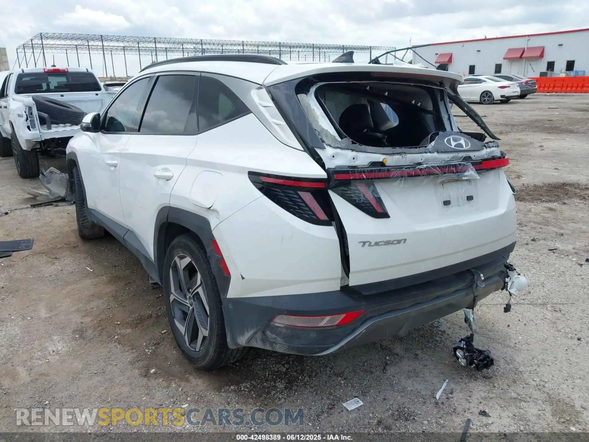 3 Photograph of a damaged car 5NMJECAE6PH224322 HYUNDAI TUCSON 2023