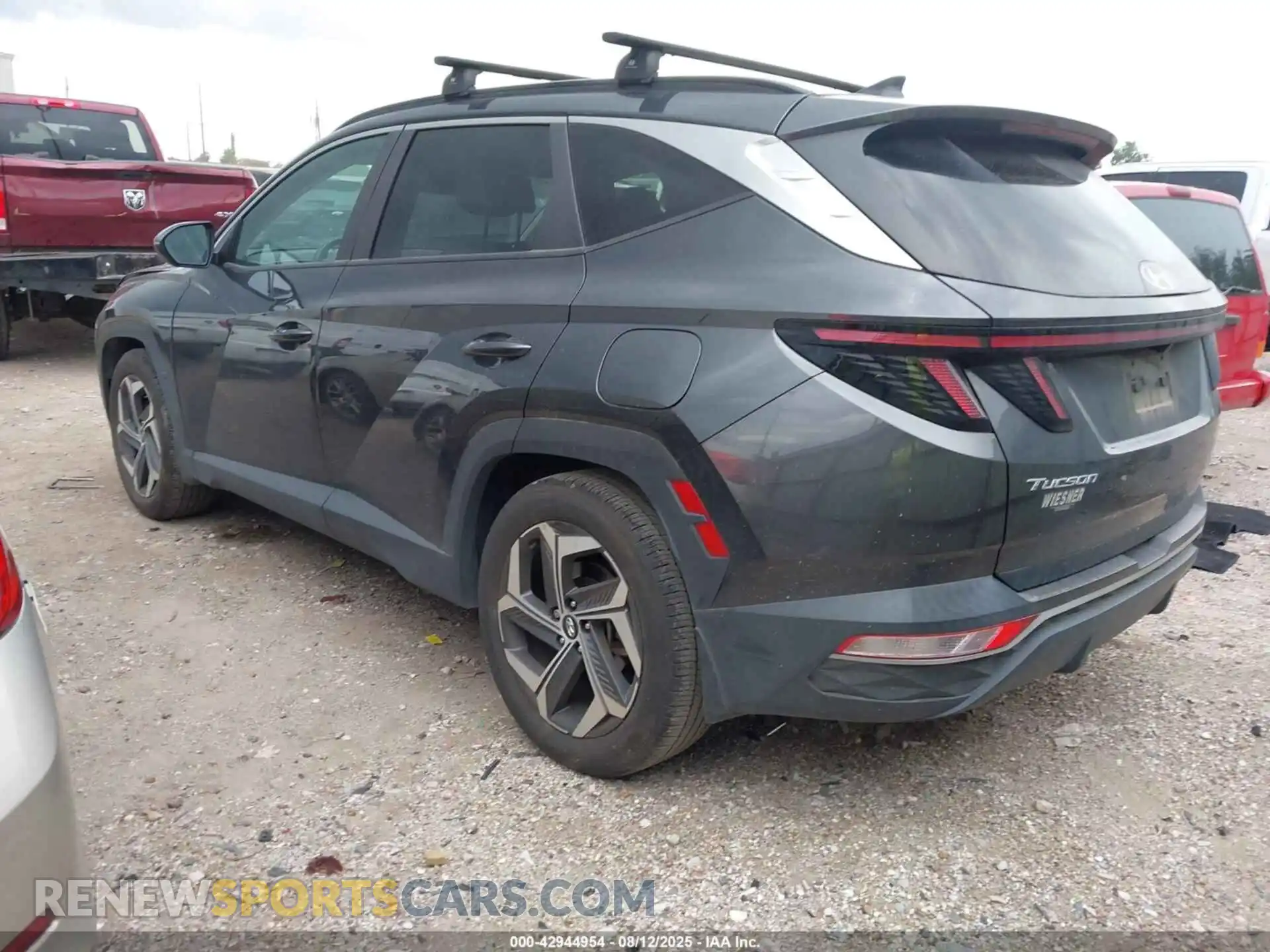 3 Photograph of a damaged car 5NMJF3DEXRH323723 HYUNDAI TUCSON 2024