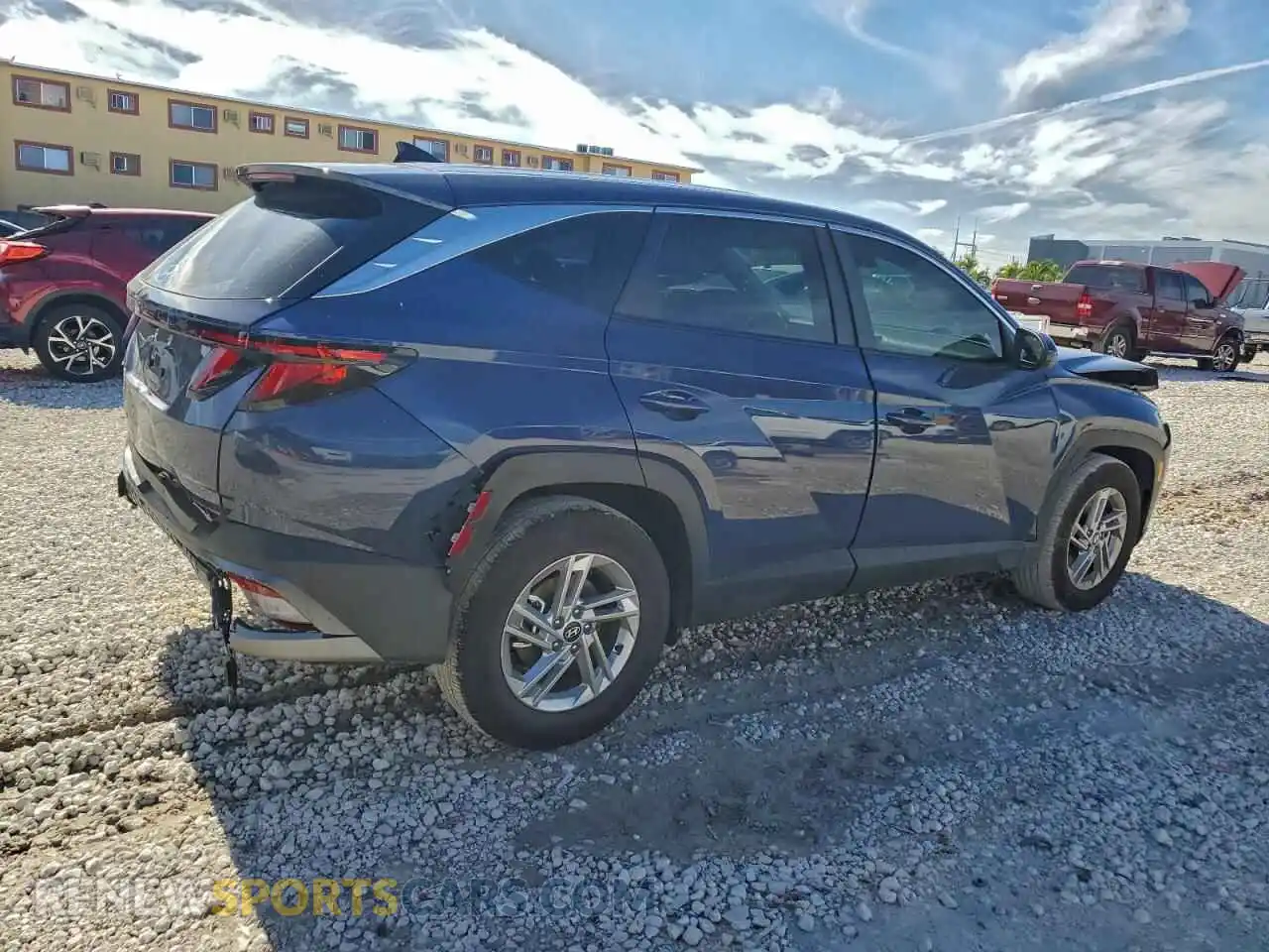 3 fotografías del automóvil dañado 5NMJA3DE9SH581560 HYUNDAI TUCSON 2025