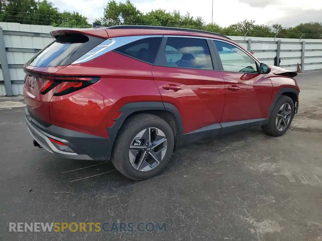 3 Photograph of a damaged car 5NMJB3DE4SH600500 HYUNDAI TUCSON 2025