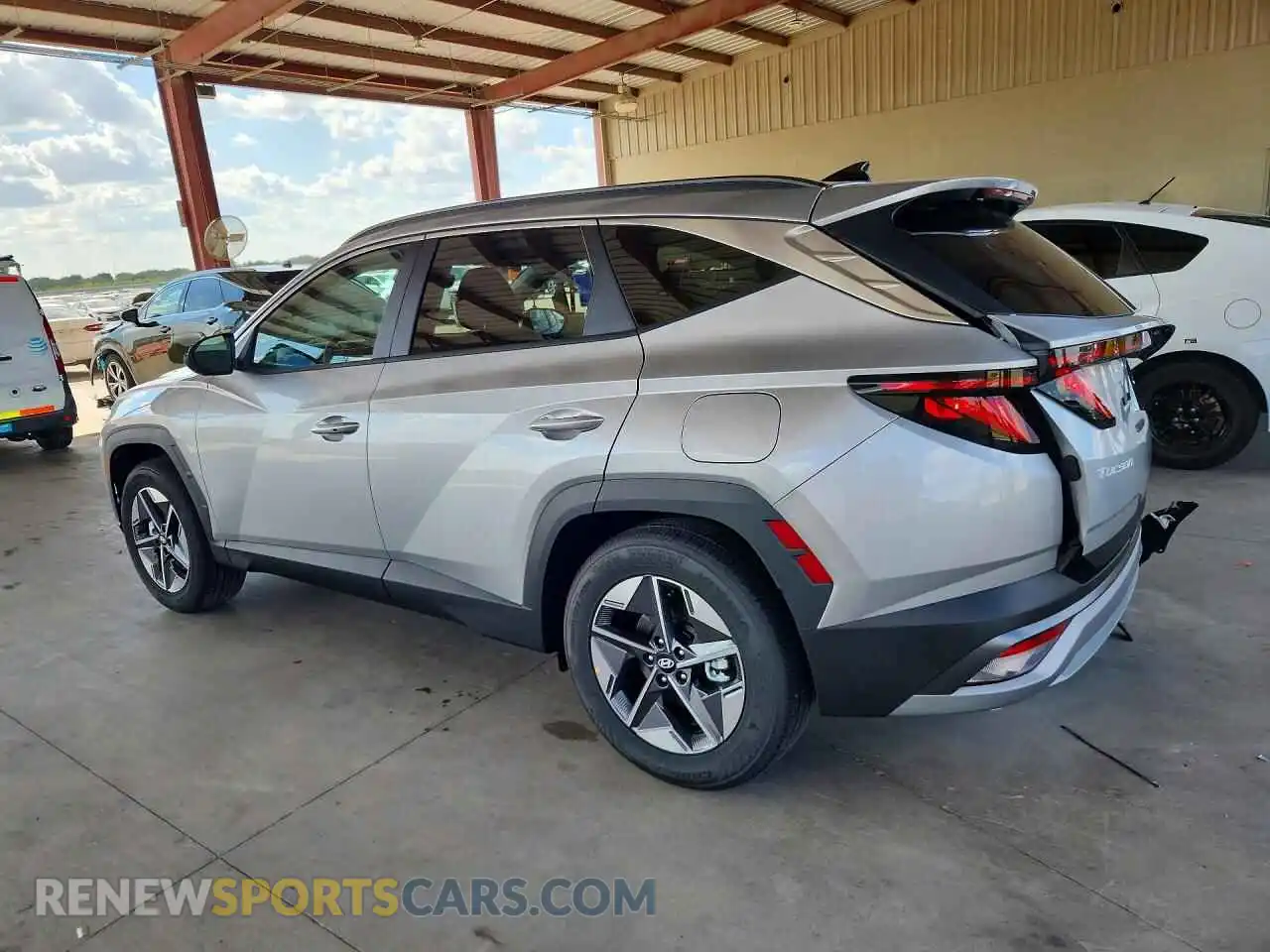 2 Photograph of a damaged car 5NMJB3DE2TH782845 HYUNDAI TUCSON 2026