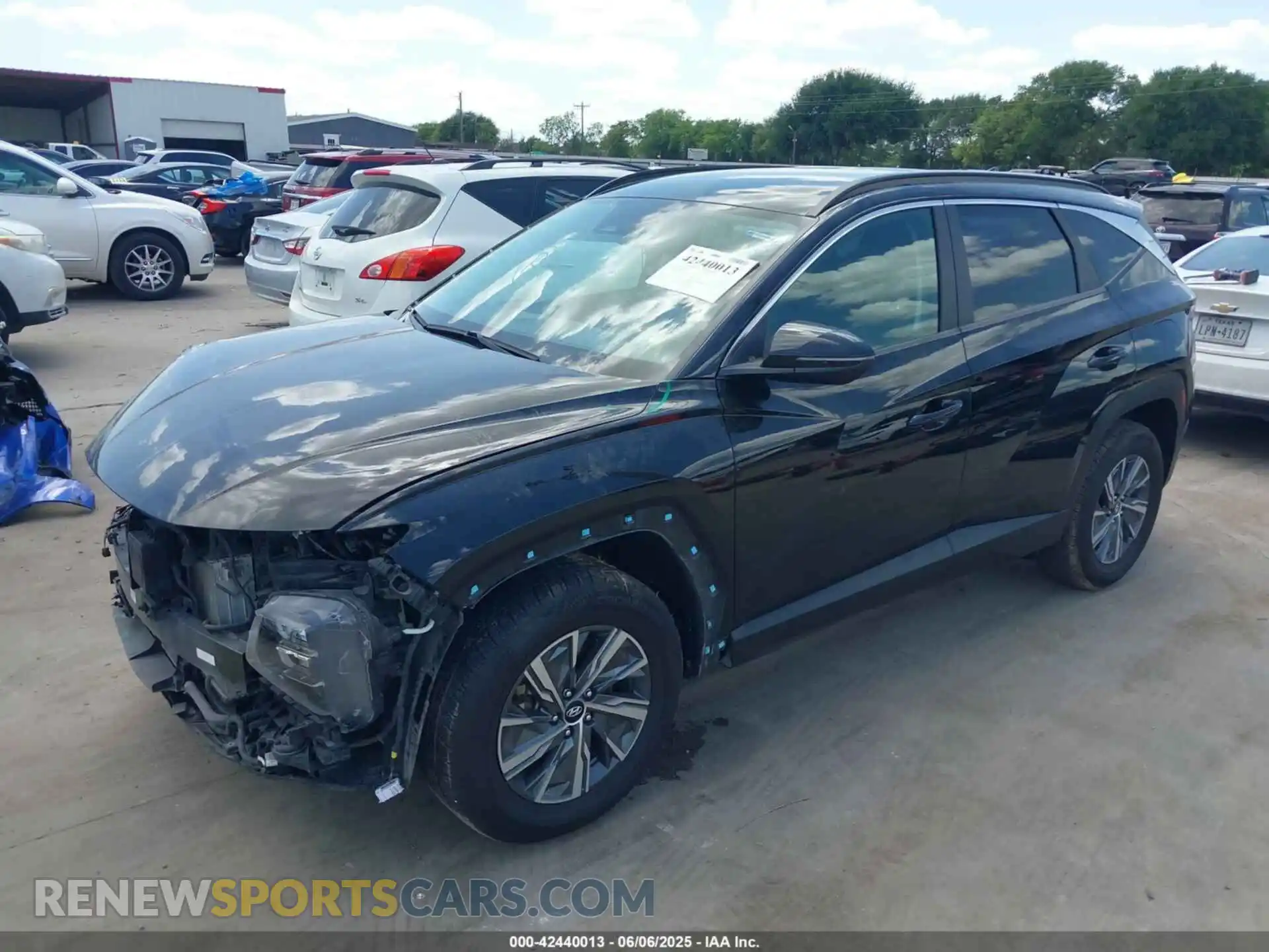 2 Photograph of a damaged car KM8JBCA13NU015059 HYUNDAI TUCSON HYBRID 2022