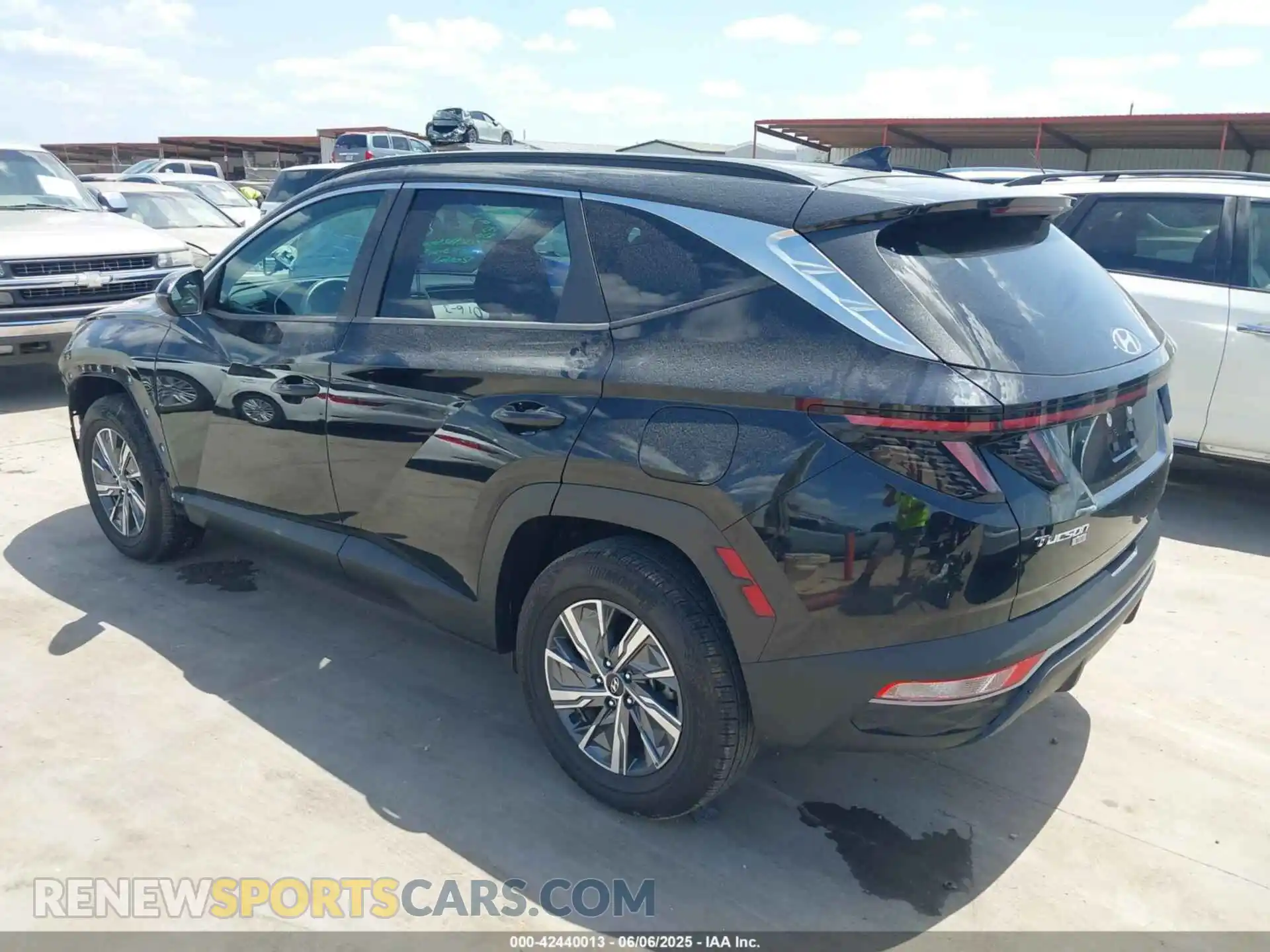 3 Photograph of a damaged car KM8JBCA13NU015059 HYUNDAI TUCSON HYBRID 2022
