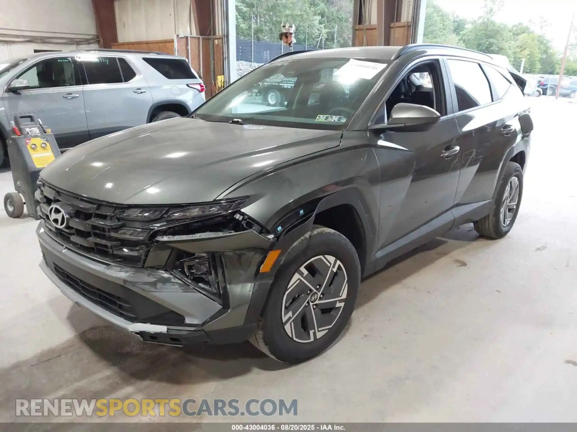 2 Photograph of a damaged car KM8JBDD18SU289659 HYUNDAI TUCSON HYBRID 2025