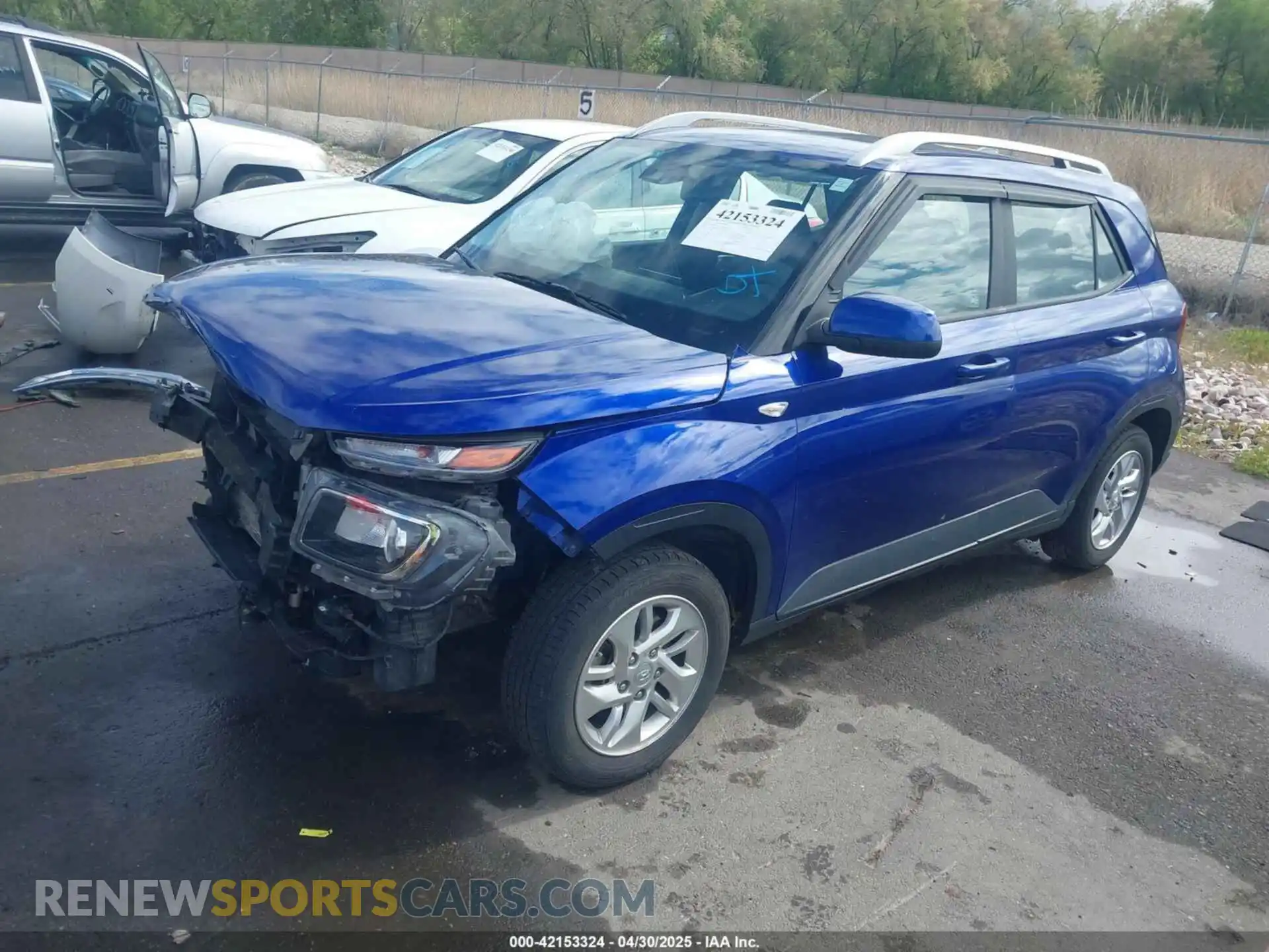 2 Фотография поврежденного автомобиля KMHRC8A38LU030426 HYUNDAI VENUE 2020