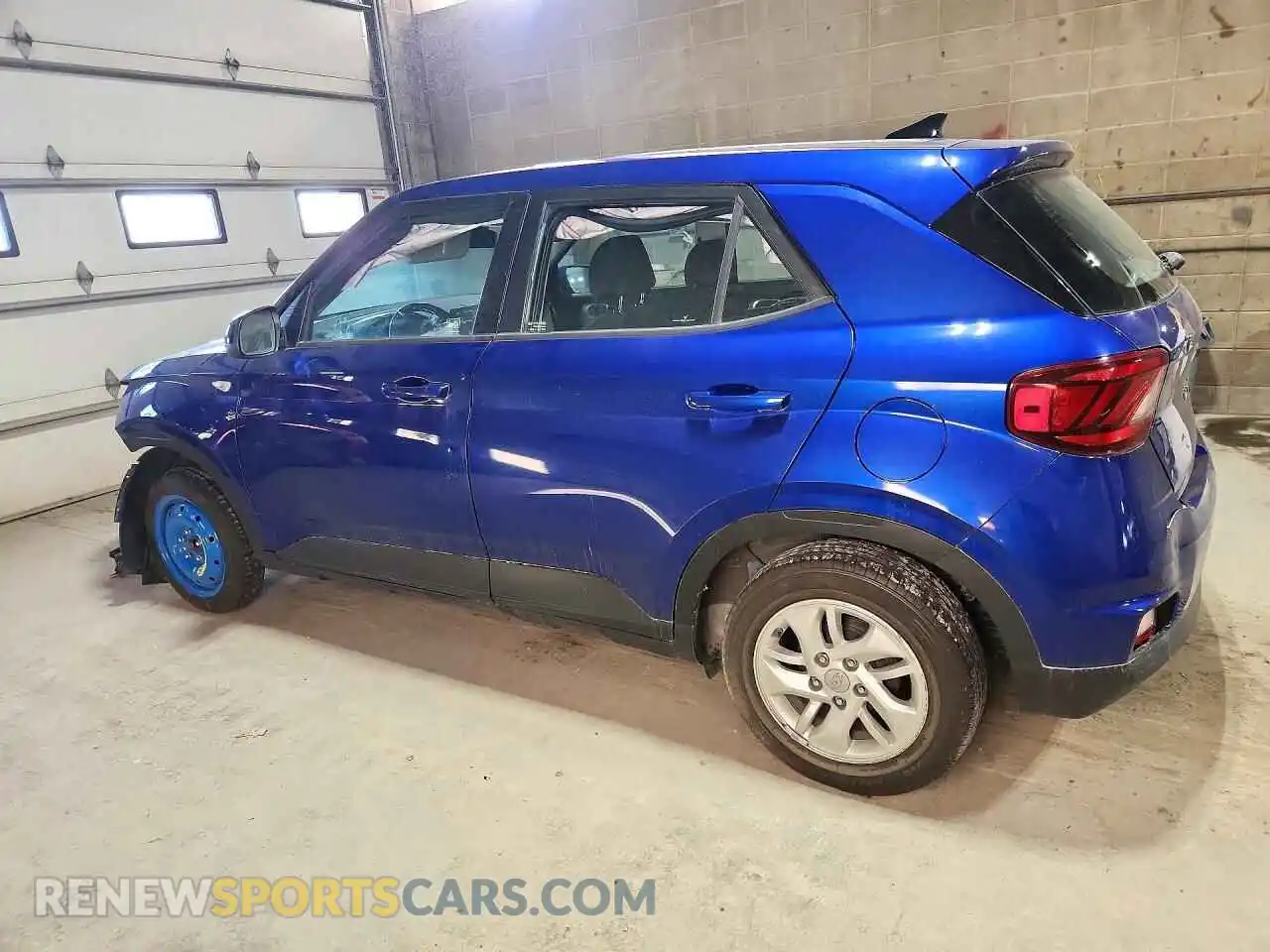 2 Photograph of a damaged car KMHRB8A33MU067775 HYUNDAI VENUE 2021