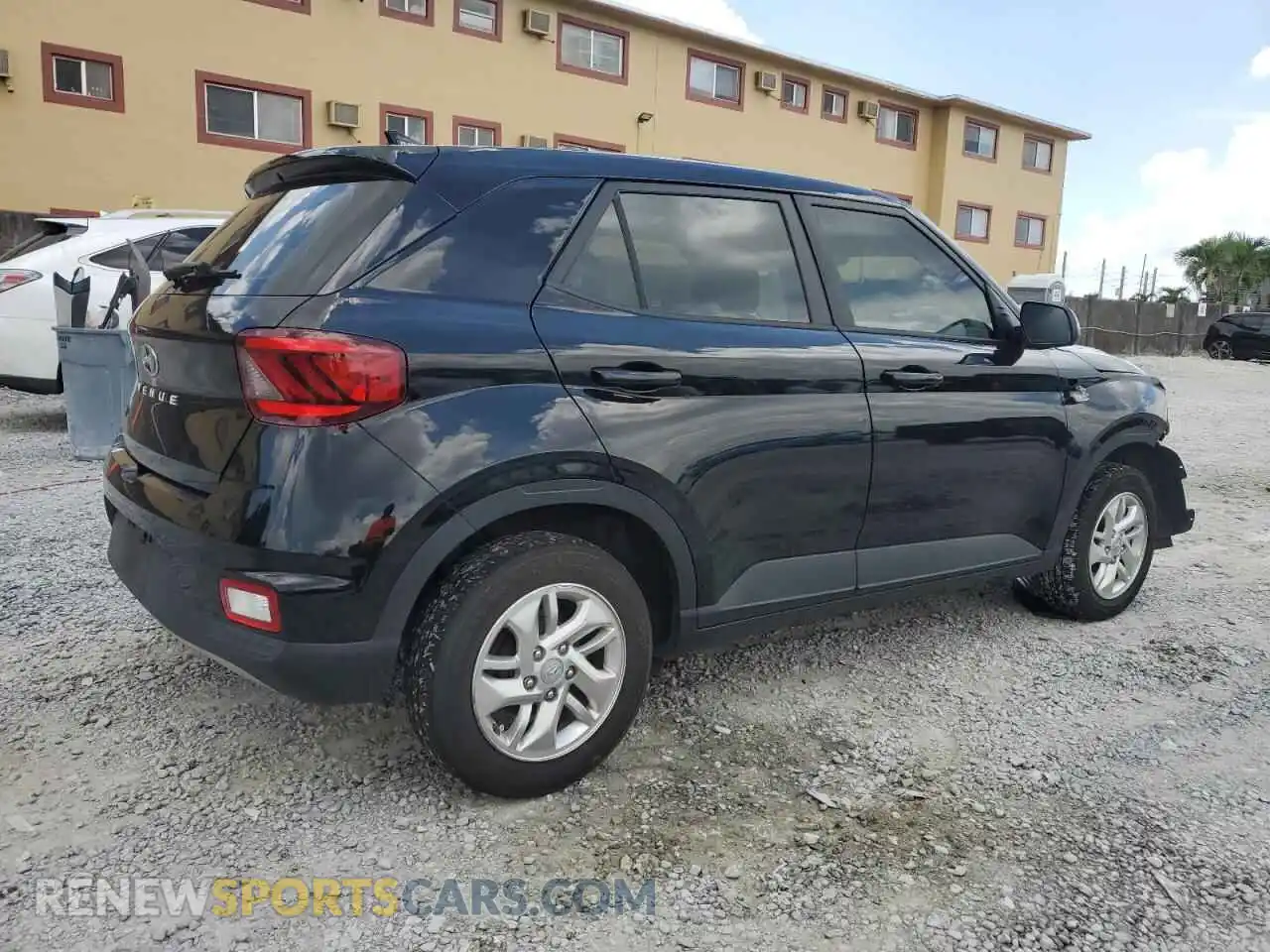 3 Фотография поврежденного автомобиля KMHRB8A39MU066193 HYUNDAI VENUE 2021