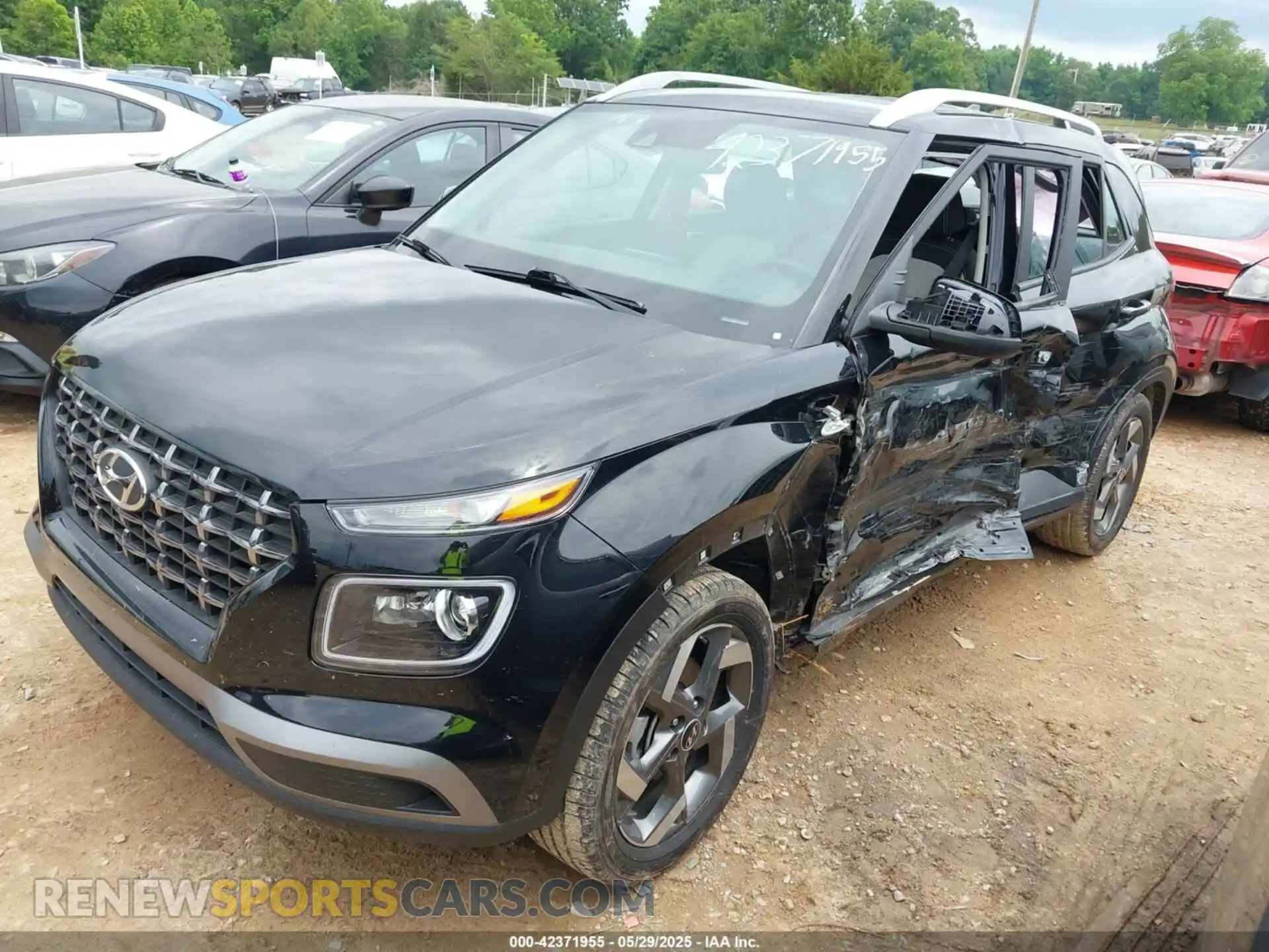 2 Photograph of a damaged car KMHRC8A32MU117899 HYUNDAI VENUE 2021