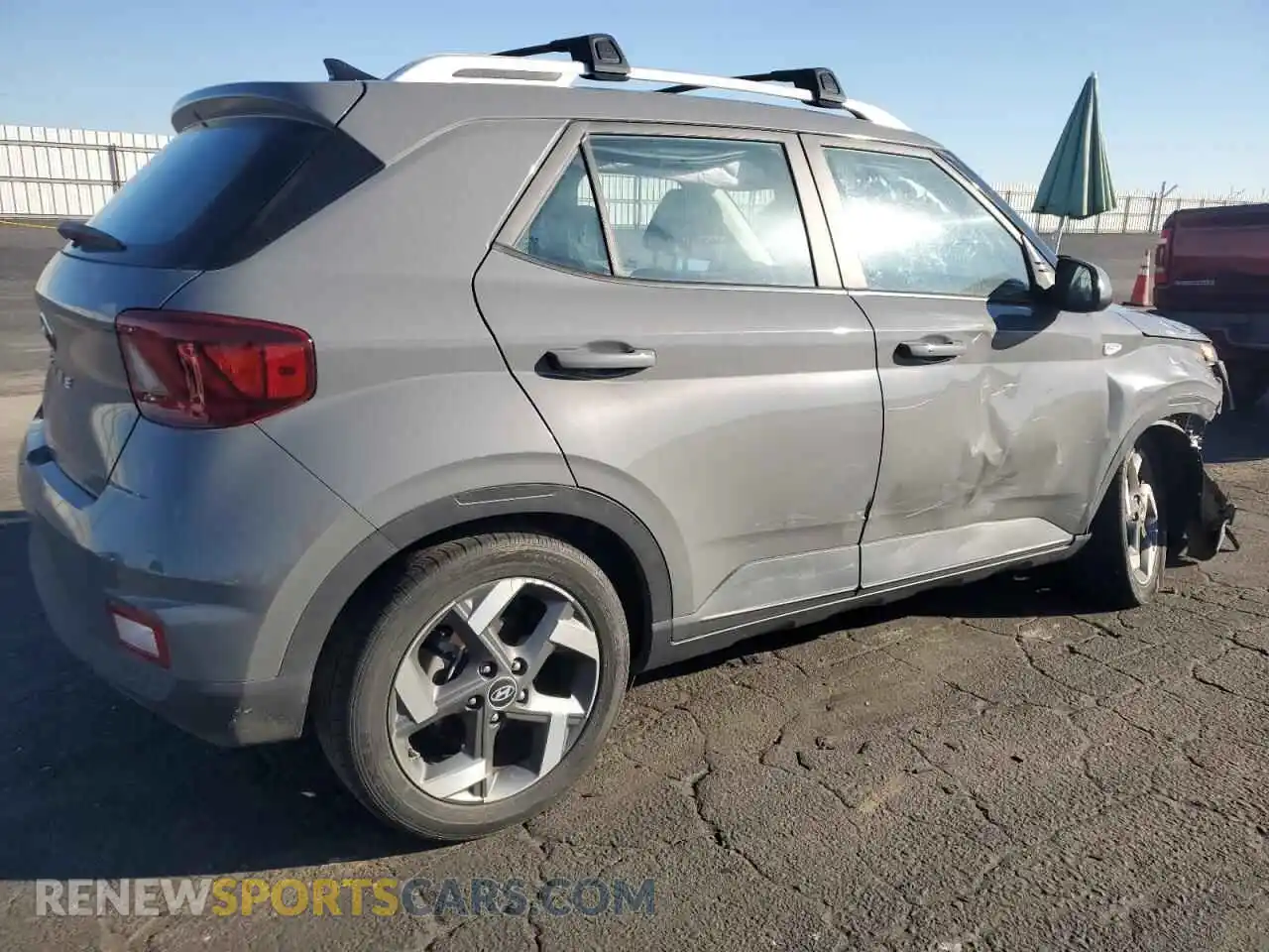 3 Photograph of a damaged car KMHRC8A33MU127678 HYUNDAI VENUE 2021
